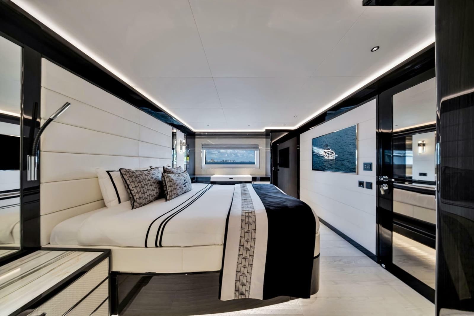 2021 Sirena 88 - Photo 127