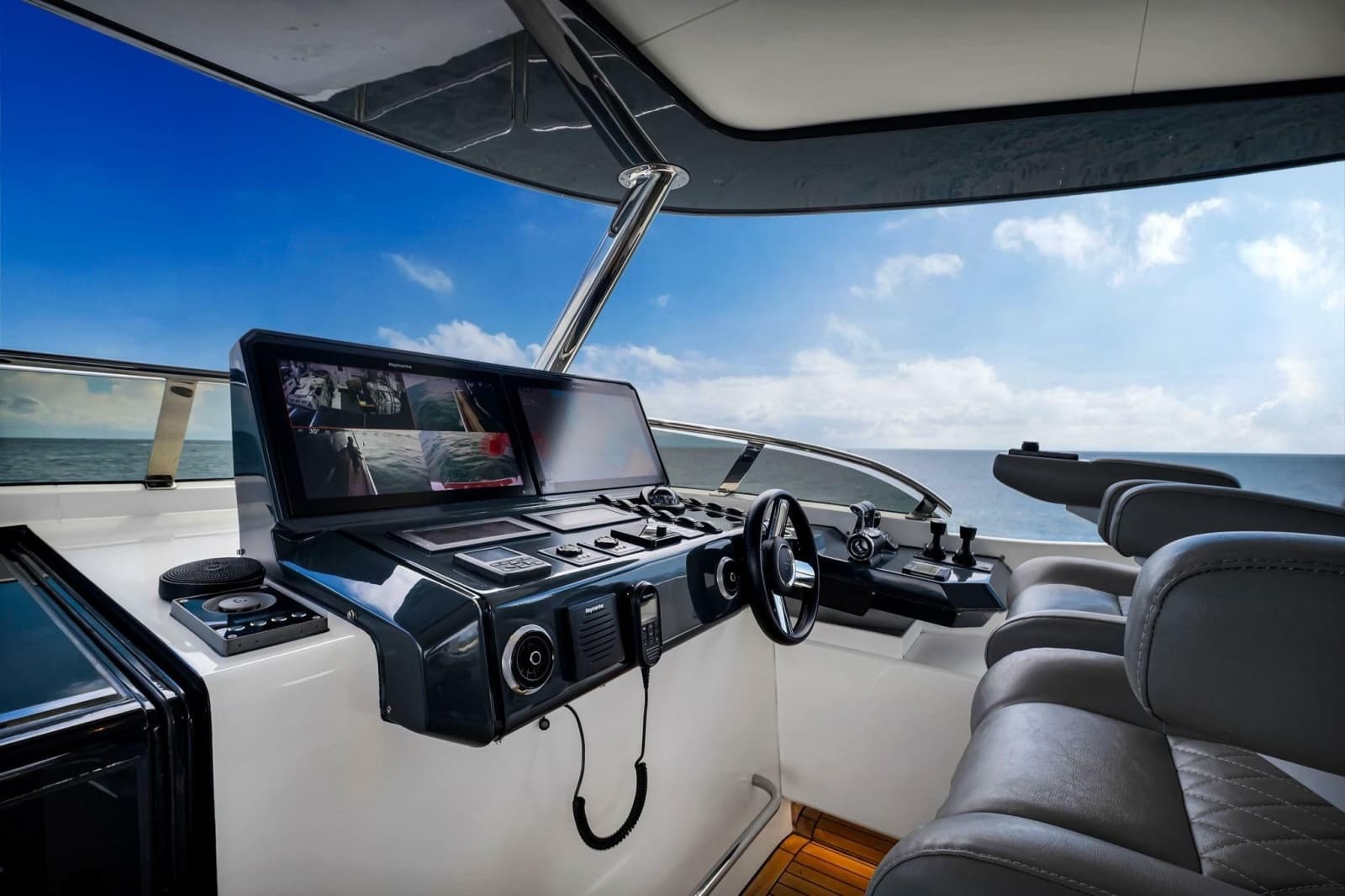 2021 Sirena 88 - Photo 13