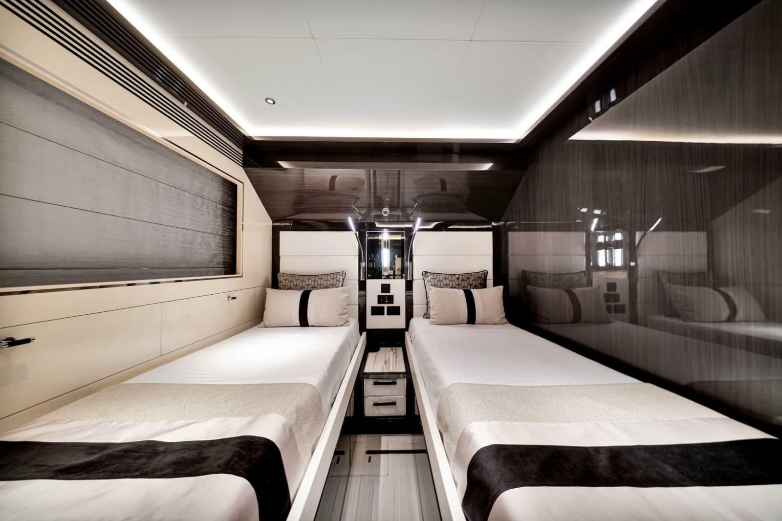 2021 Sirena 88 - Photo 112