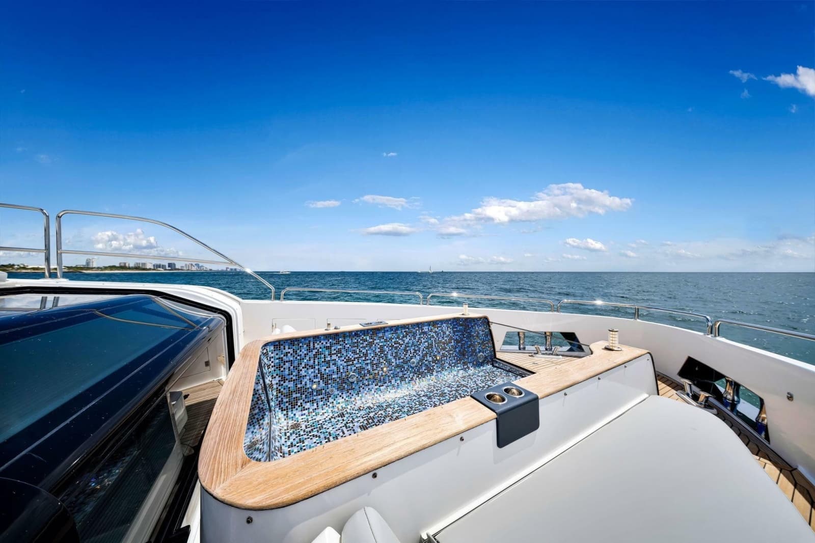 2021 Sirena 88 - Photo 36
