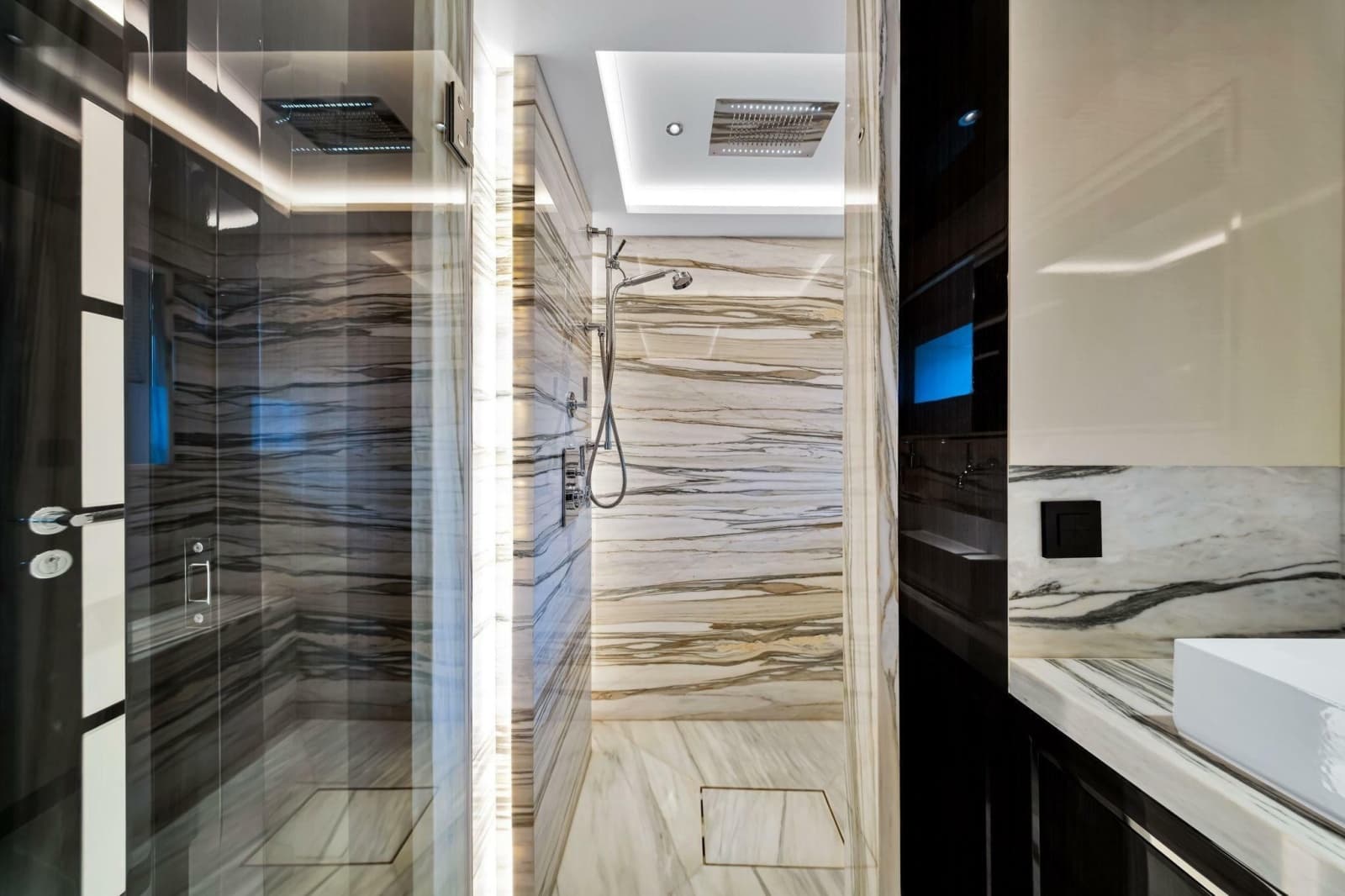 2021 Sirena 88 - Photo 104