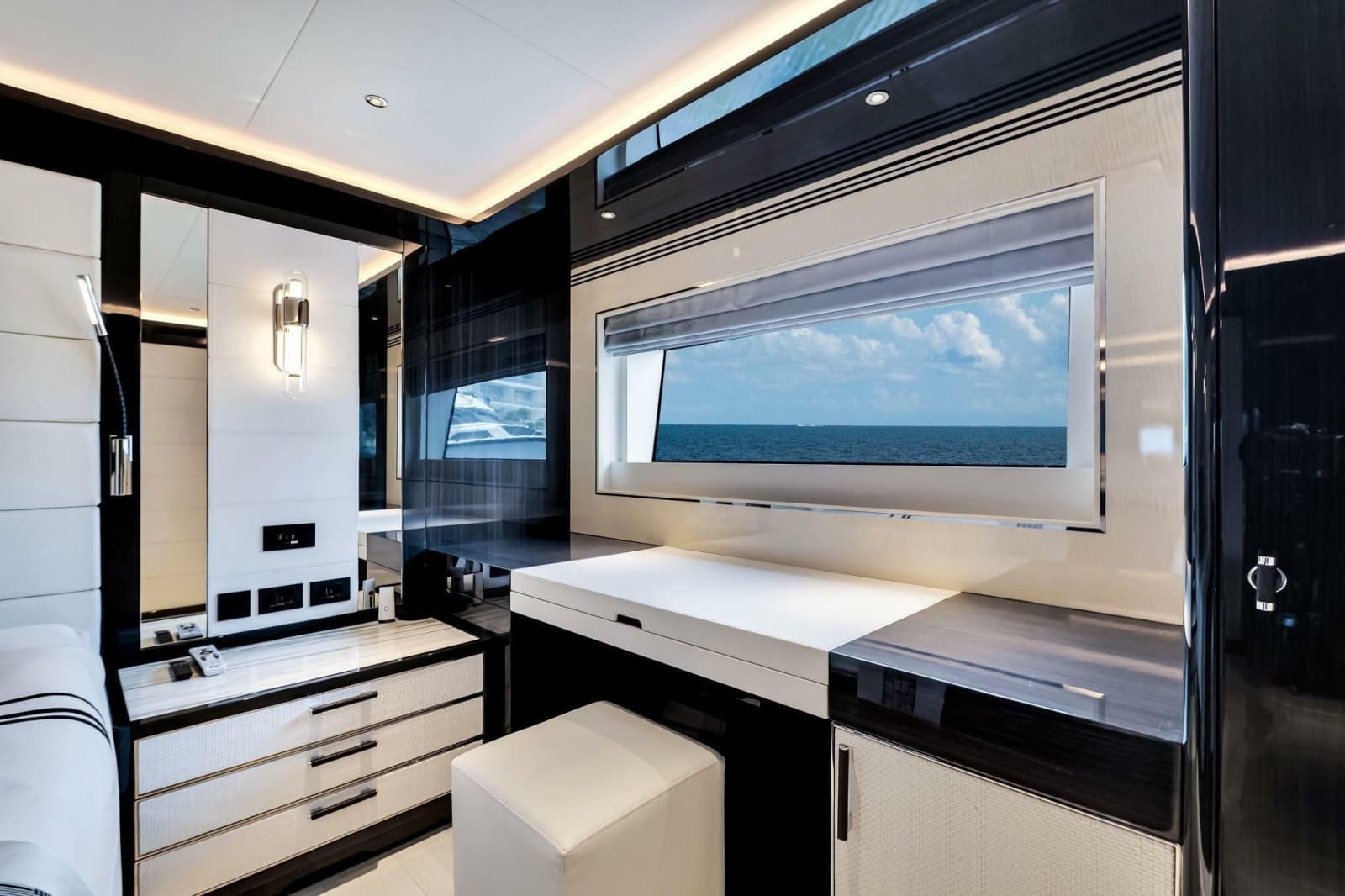 2021 Sirena 88 - Photo 128