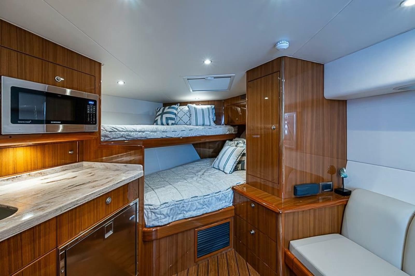 2021 Viking 38 Open - Photo 14