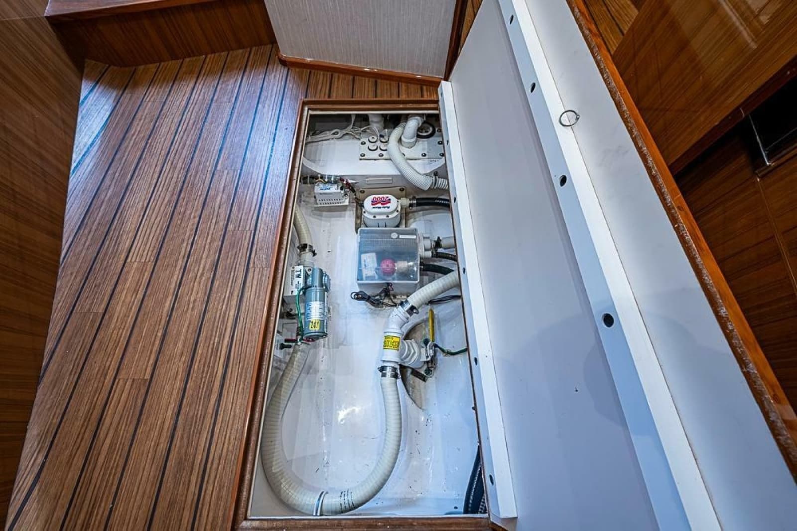 2021 Viking 38 Open - Photo 22
