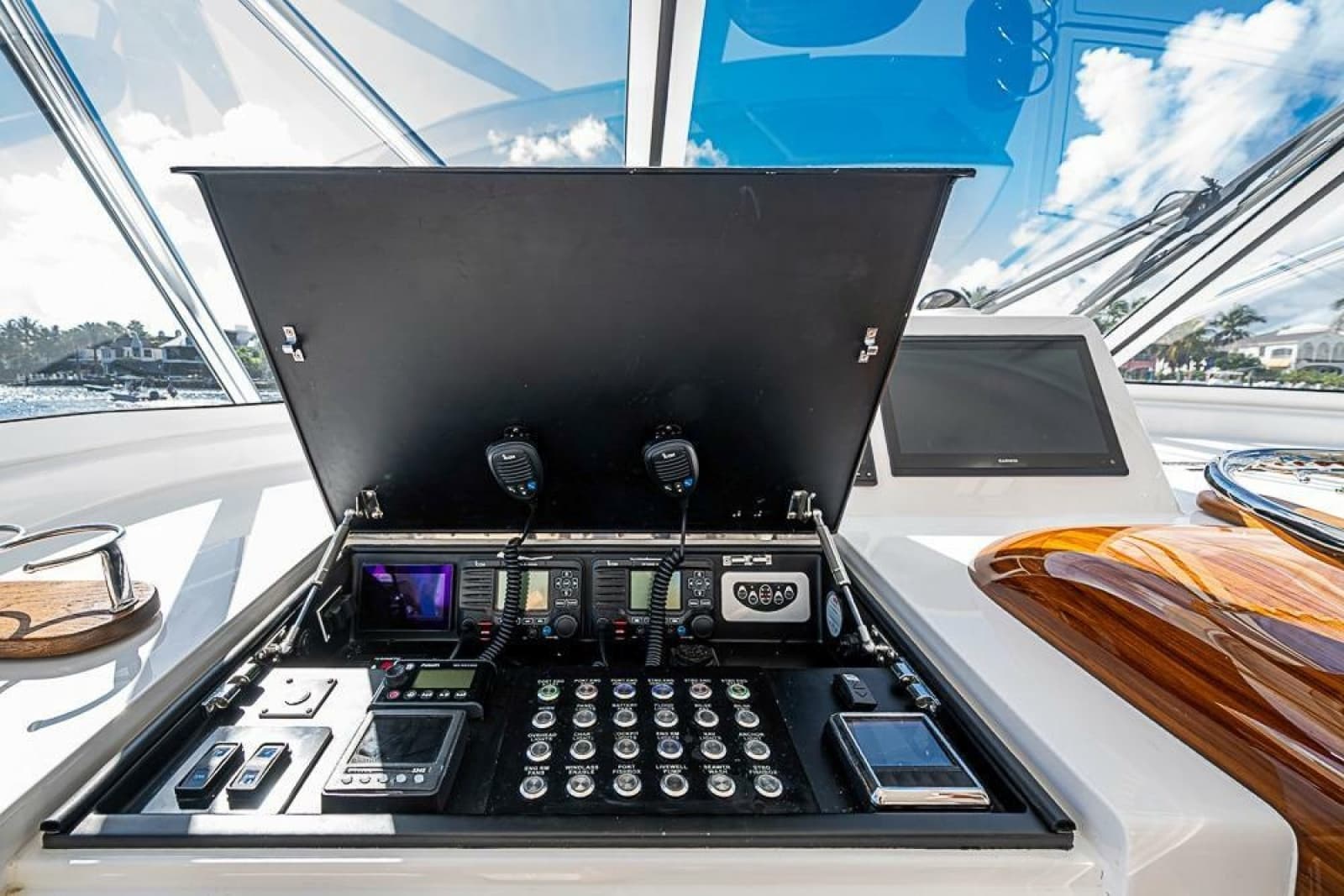 2021 Viking 38 Open - Photo 33