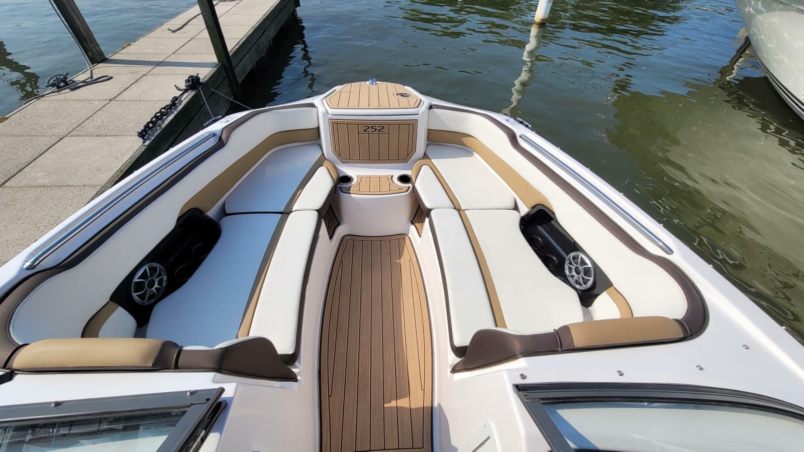 2021 Yamaha Boats 252SD - Photo 11