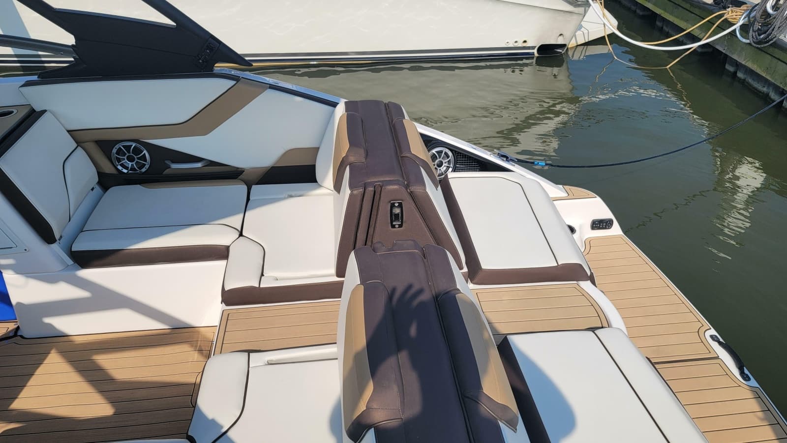 2021 Yamaha Boats 252SD - Photo 19