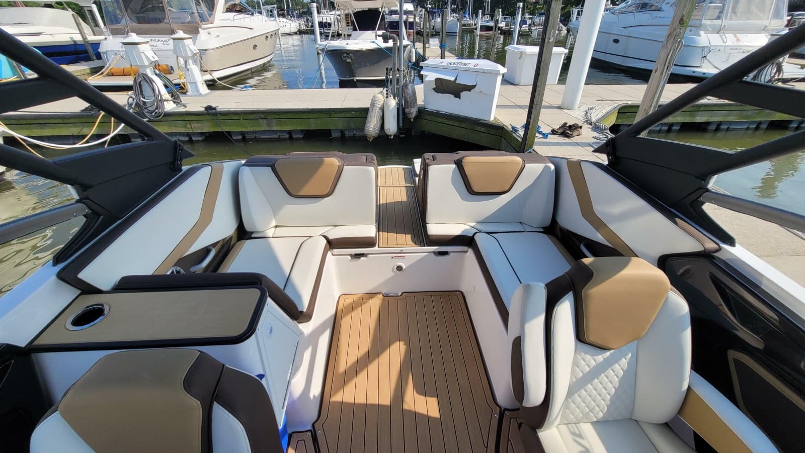 2021 Yamaha Boats 252SD - Photo 16