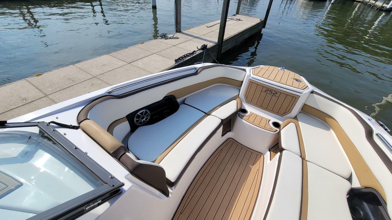 2021 Yamaha Boats 252SD - Photo 14