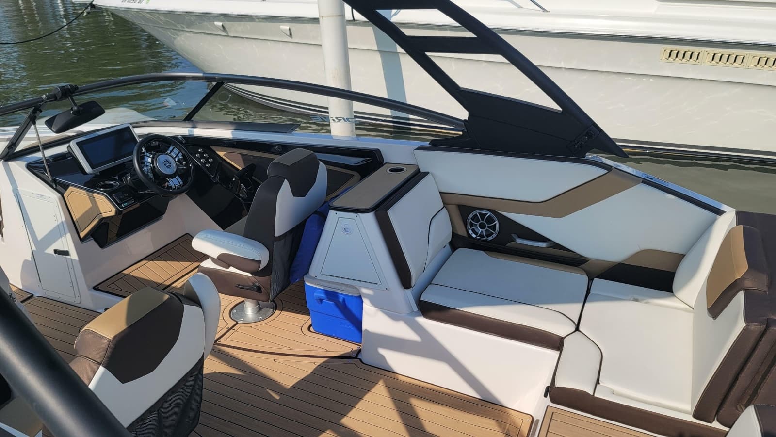 2021 Yamaha Boats 252SD - Photo 18