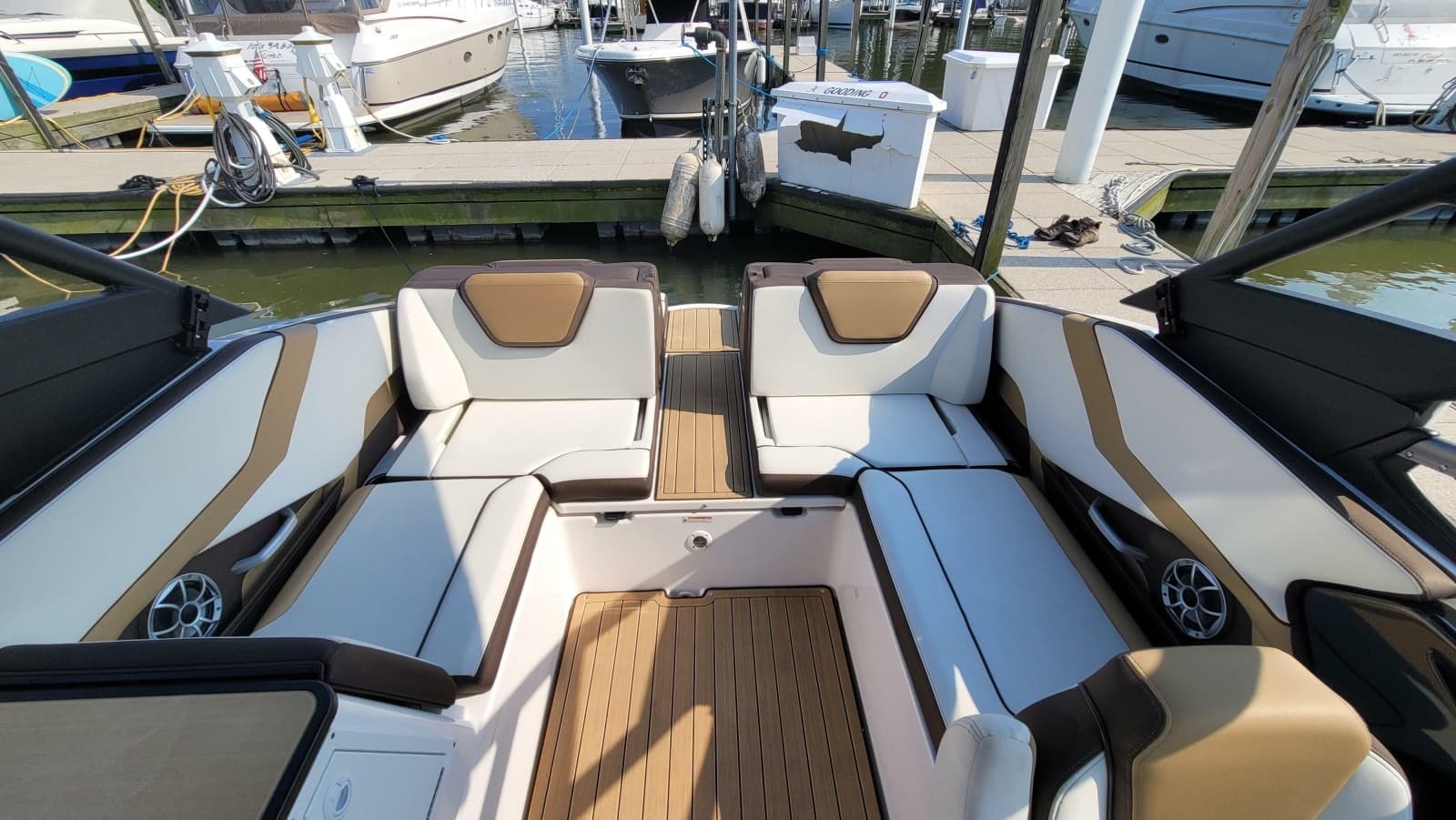 2021 Yamaha Boats 252SD - Photo 17