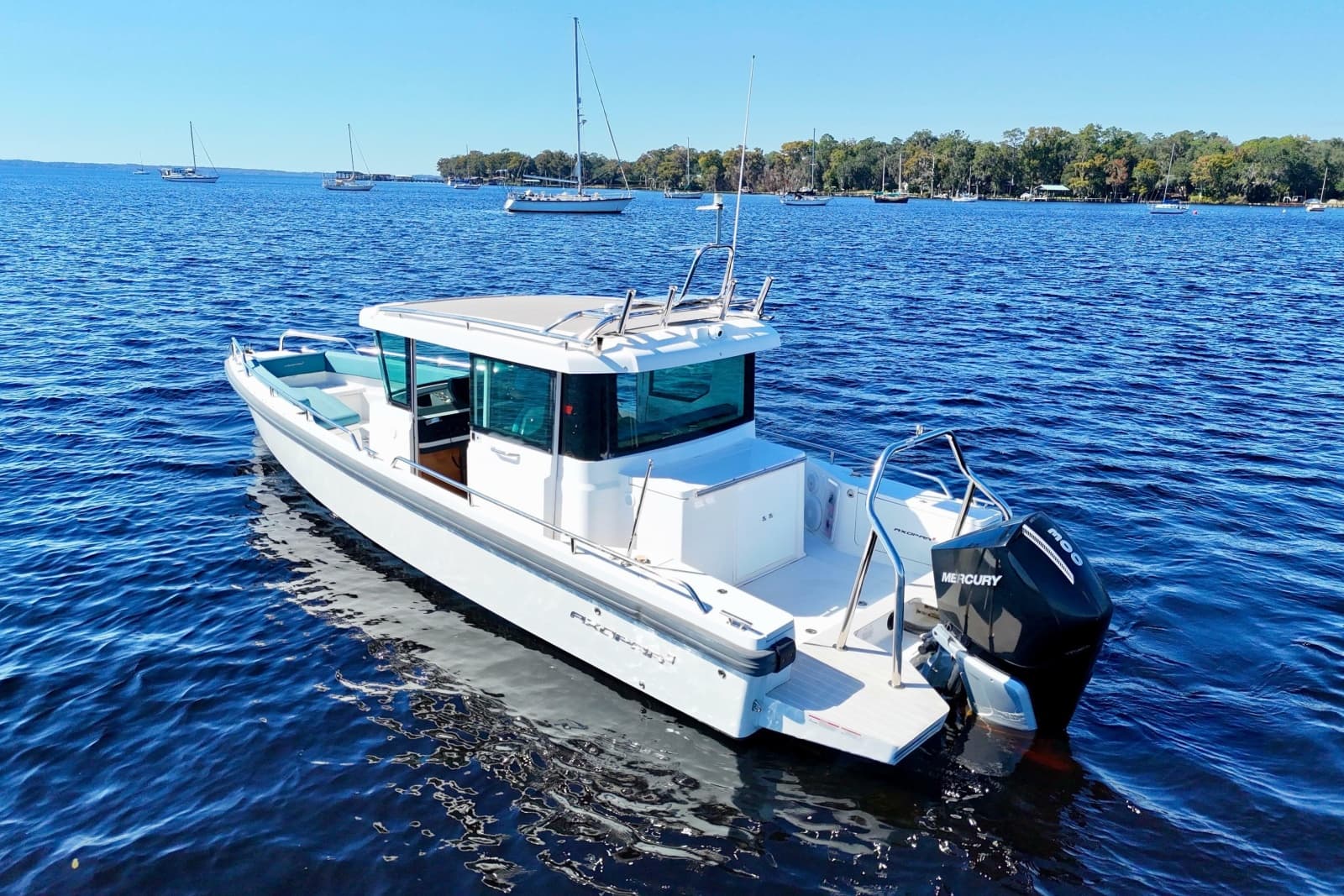 2020 Axopar 28 Cabin - Photo 2