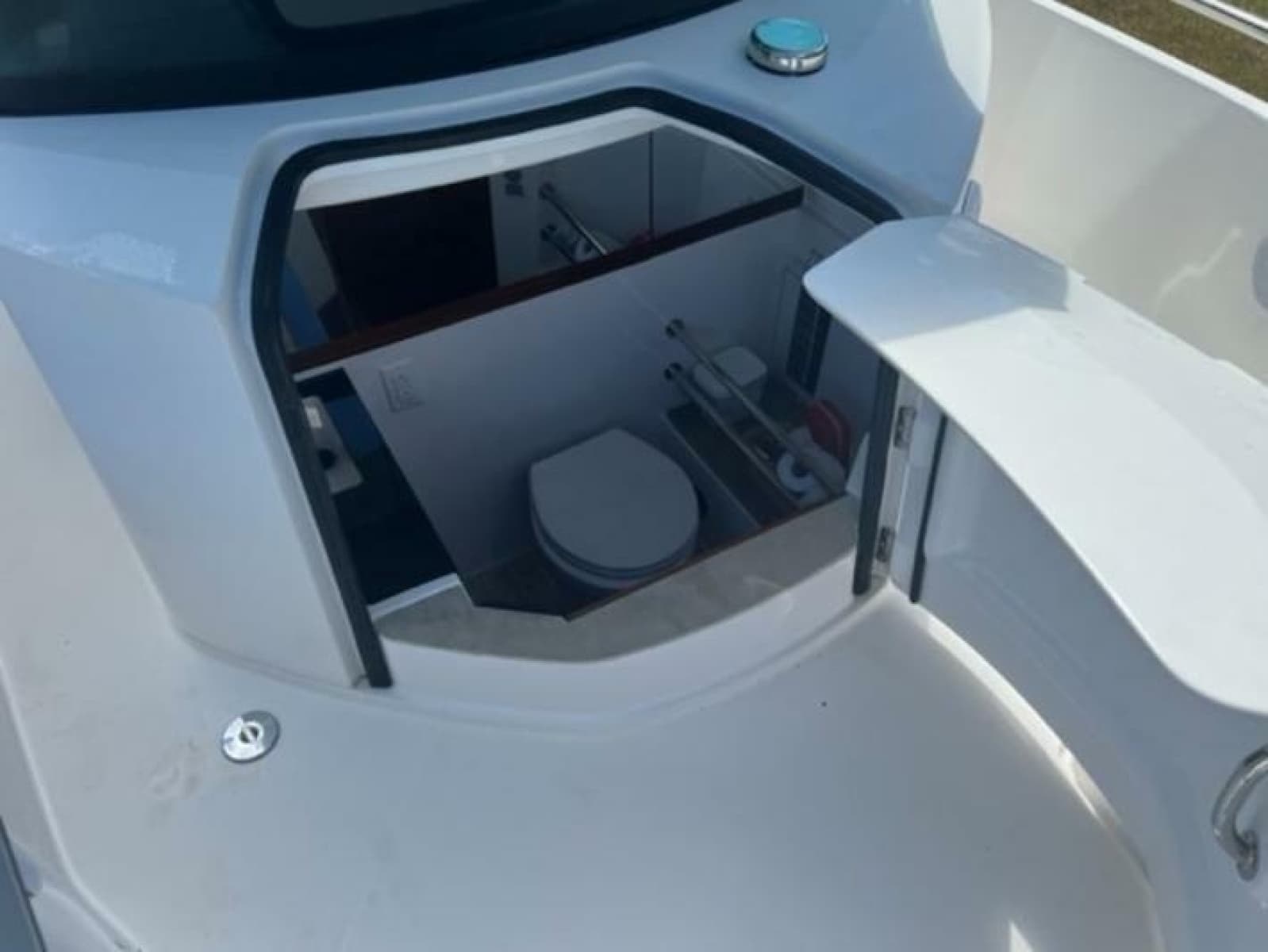 2020 Axopar 28 Cabin - Photo 46