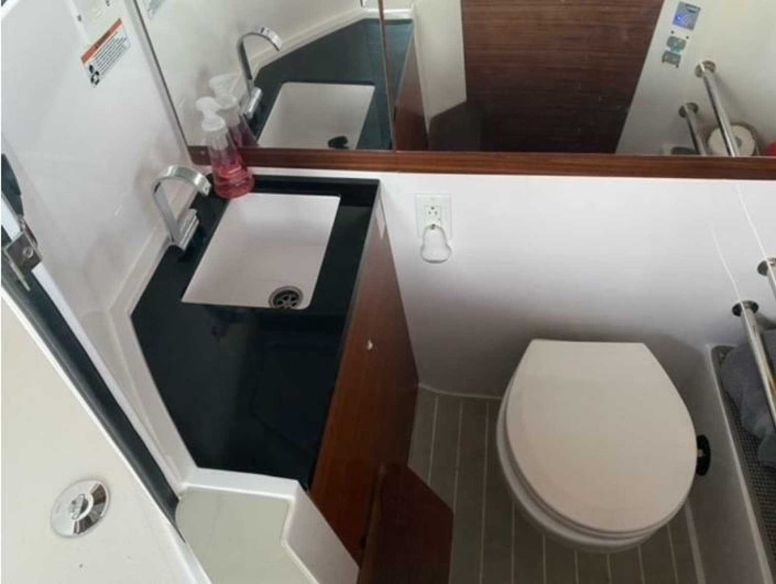 2020 Axopar 28 Cabin - Photo 47