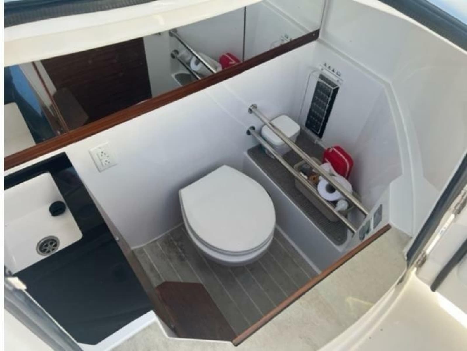 2020 Axopar 28 Cabin - Photo 48
