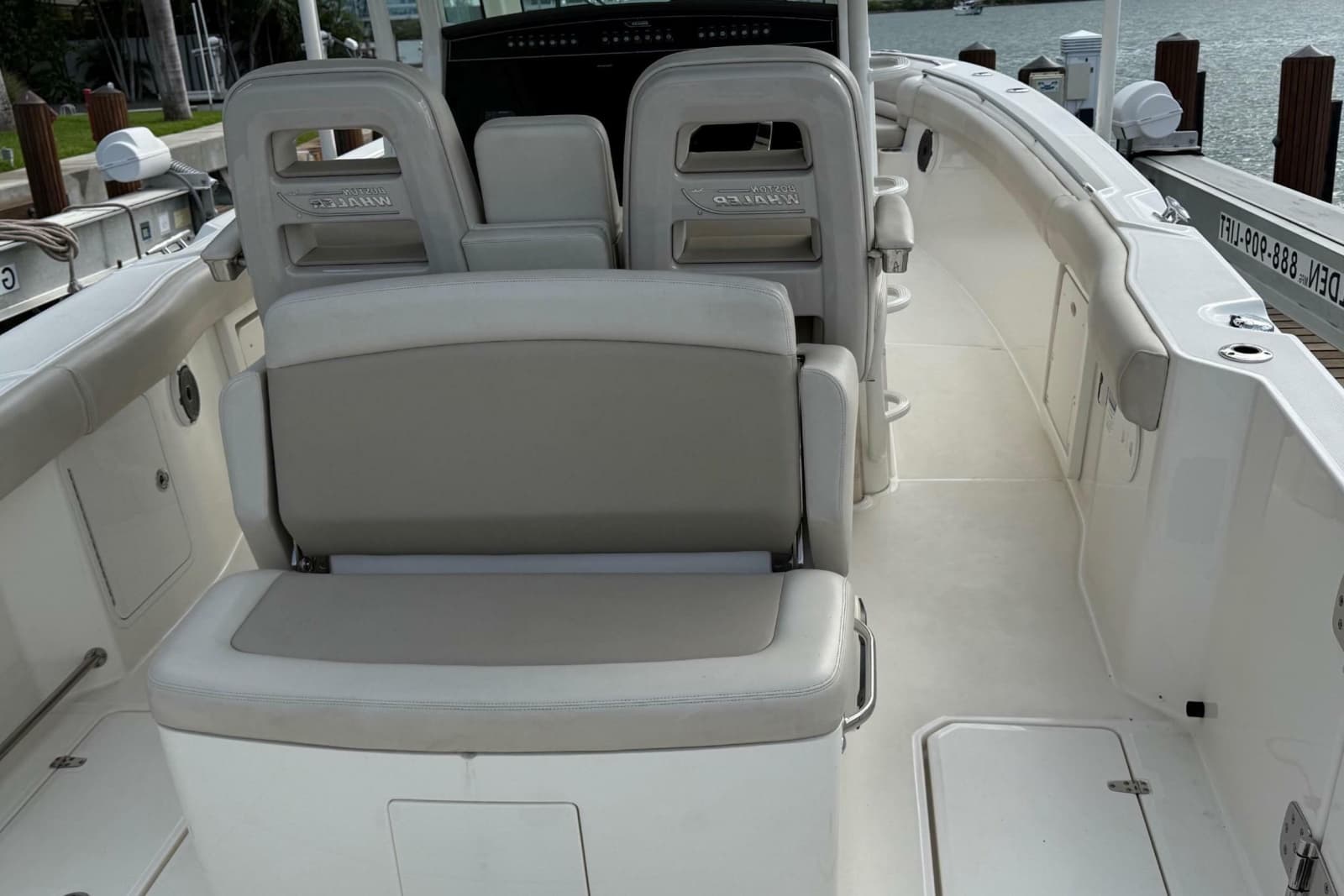2020 Boston Whaler 330 Outrage - Photo 15