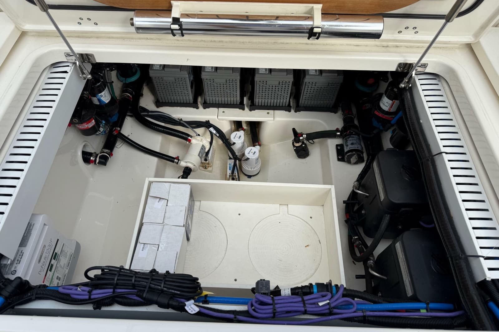 2020 Boston Whaler 330 Outrage - Photo 23