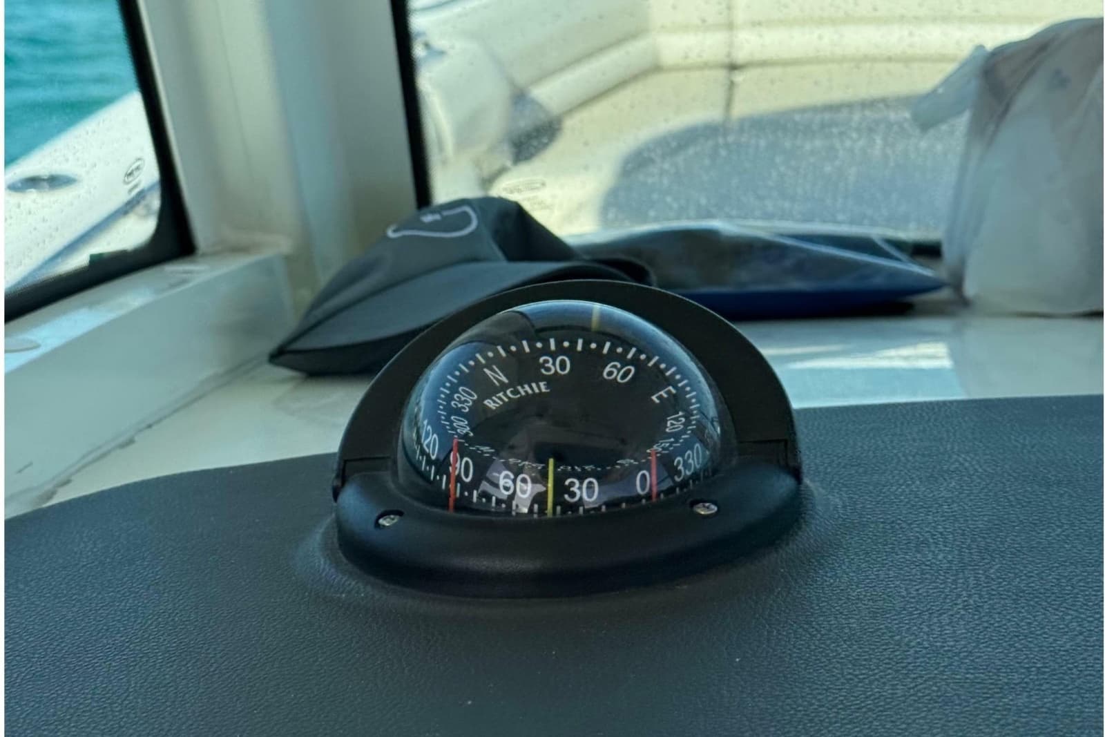 2020 Boston Whaler 330 Outrage - Photo 10