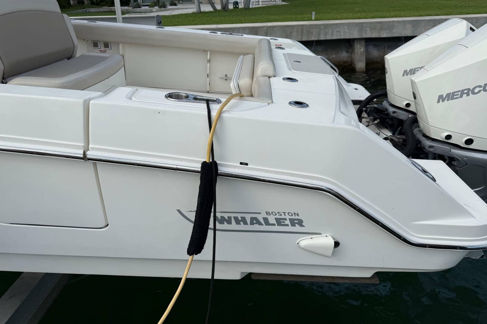 2020 Boston Whaler 330 Outrage - Photo 7