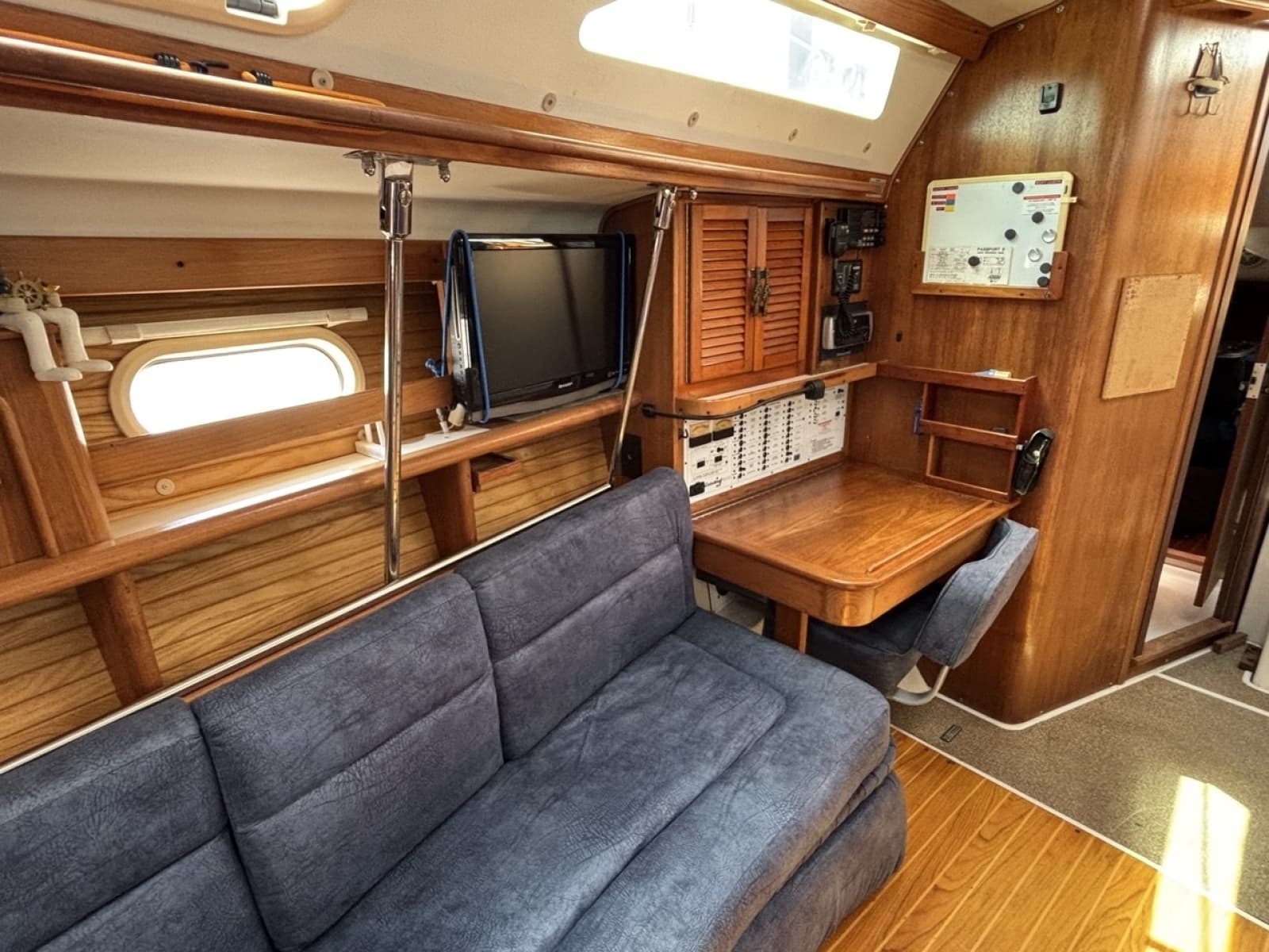 2002 Catalina 380 - Photo 16