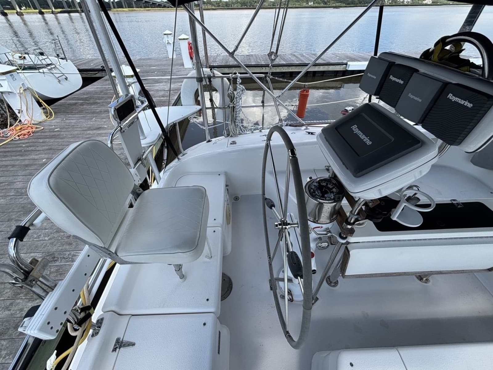 2002 Catalina 380 - Photo 10
