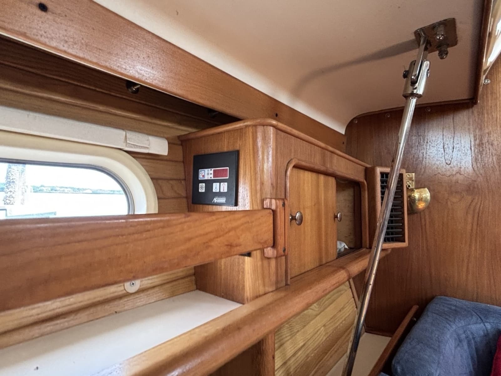 2002 Catalina 380 - Photo 26