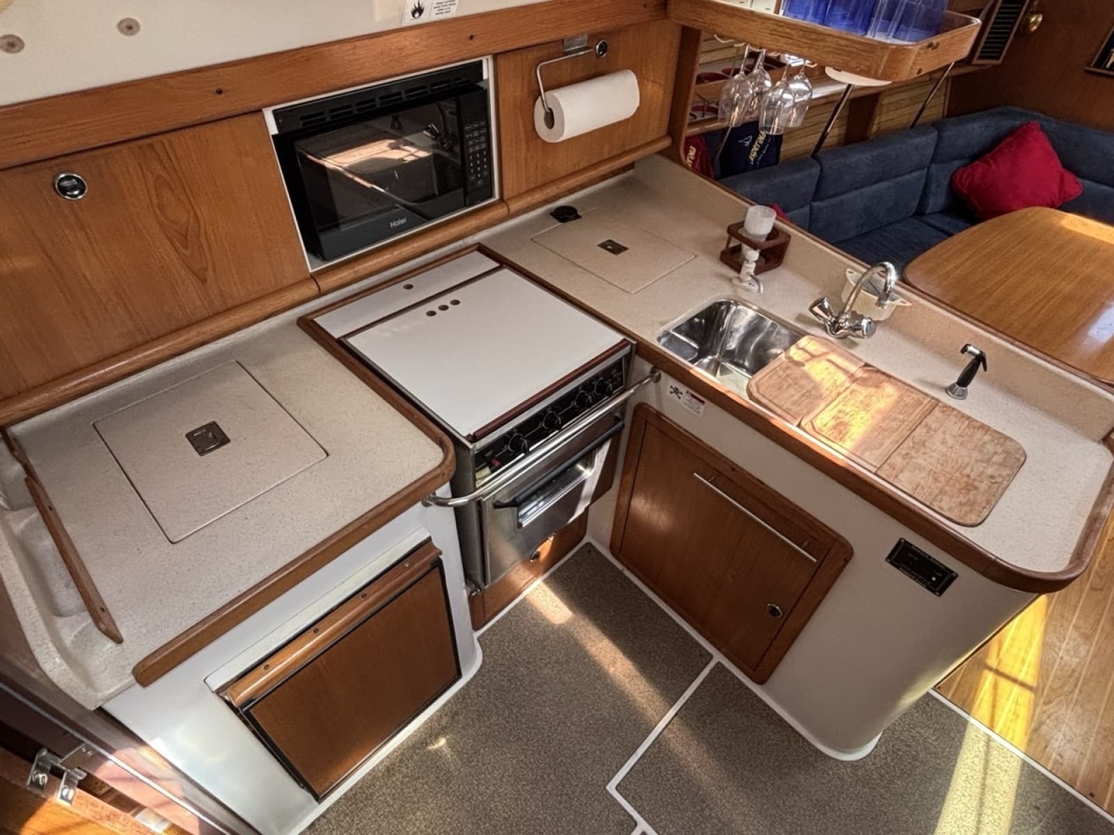 2002 Catalina 380 - Photo 18