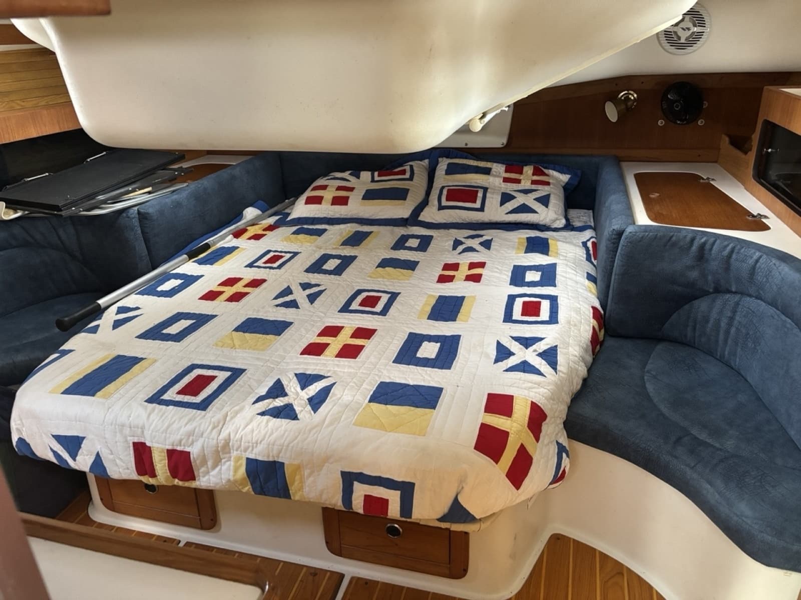 2002 Catalina 380 - Photo 20