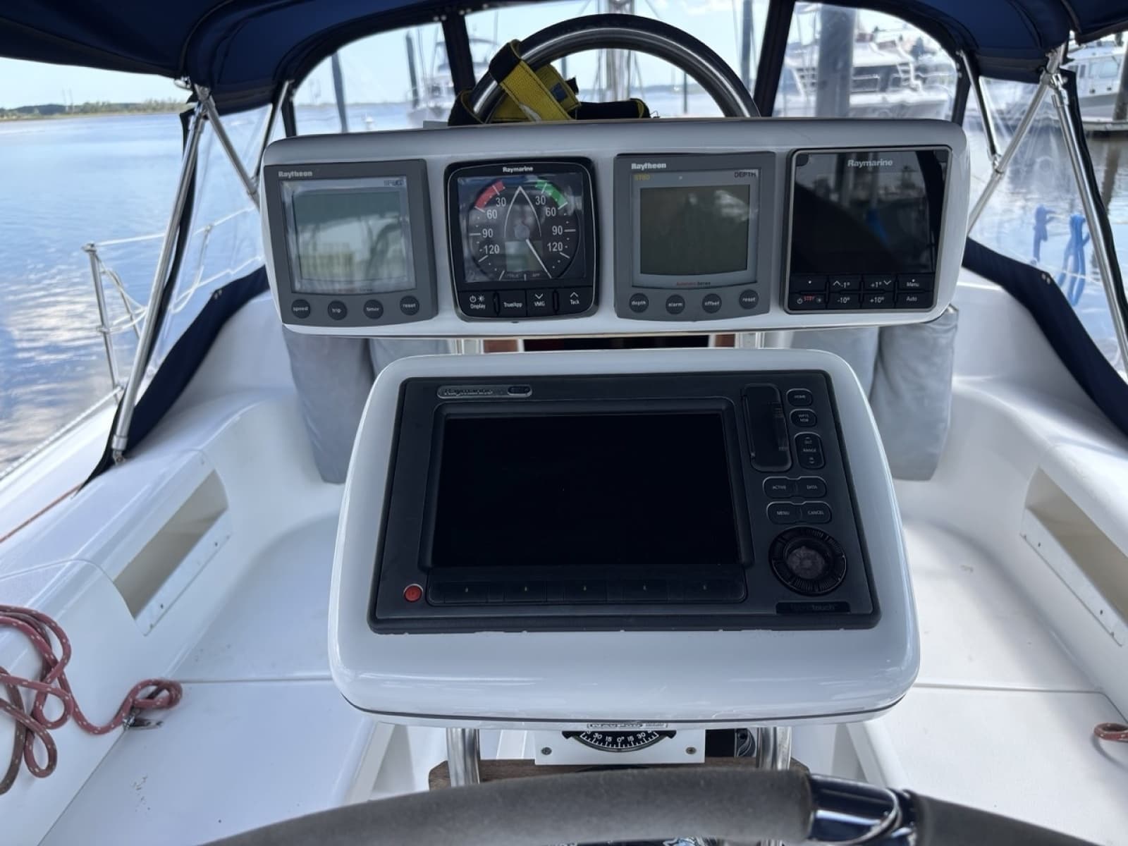 2002 Catalina 380 - Photo 12