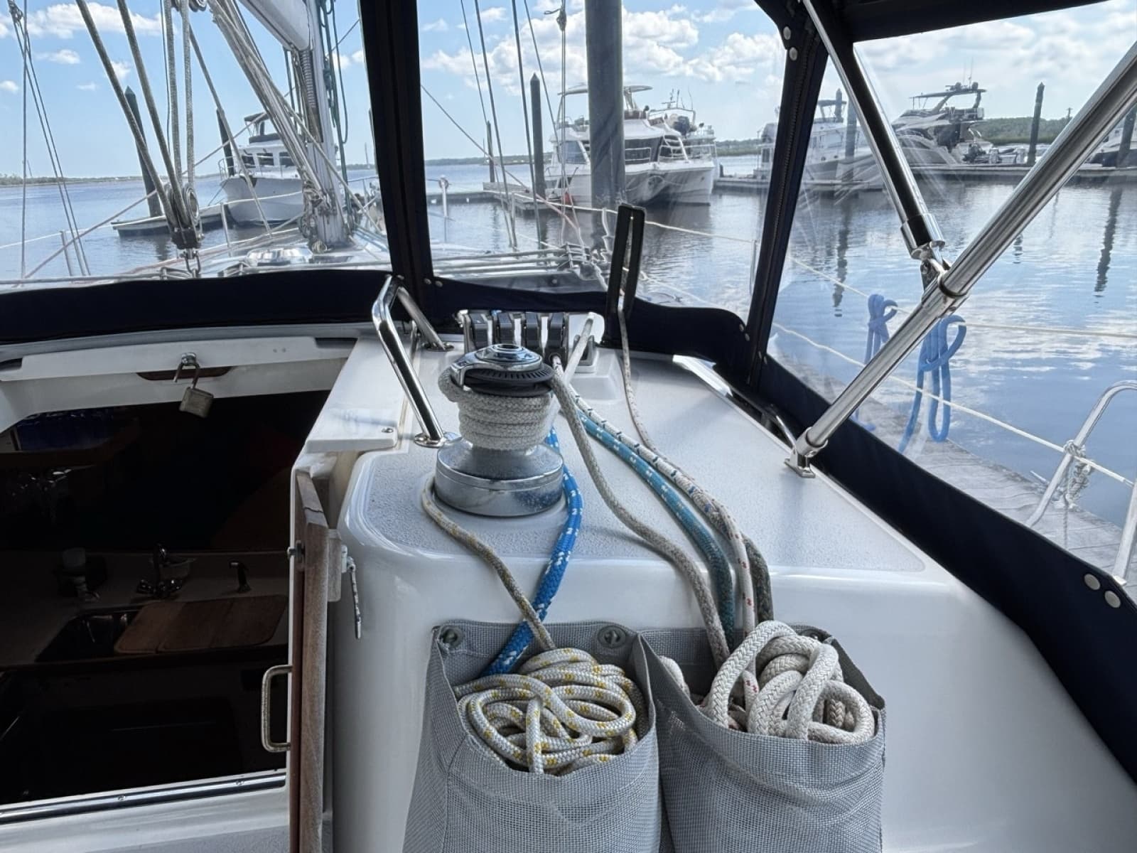 2002 Catalina 380 - Photo 7