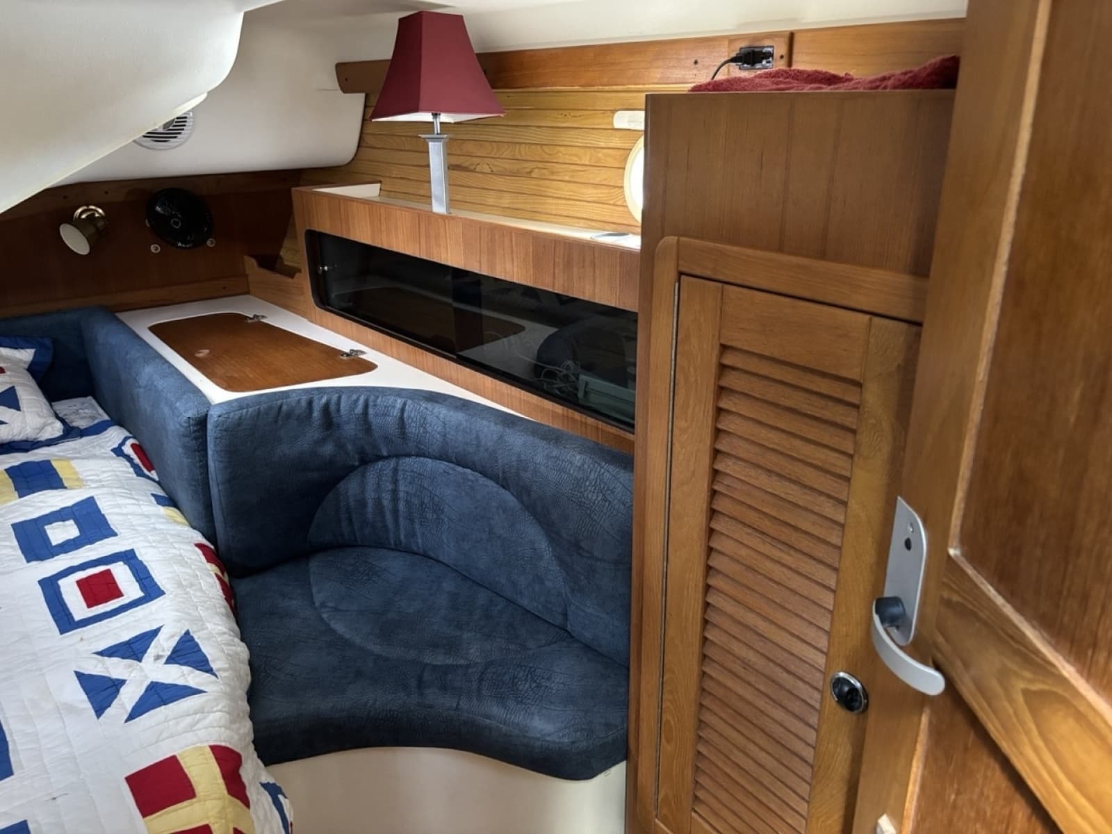 2002 Catalina 380 - Photo 21