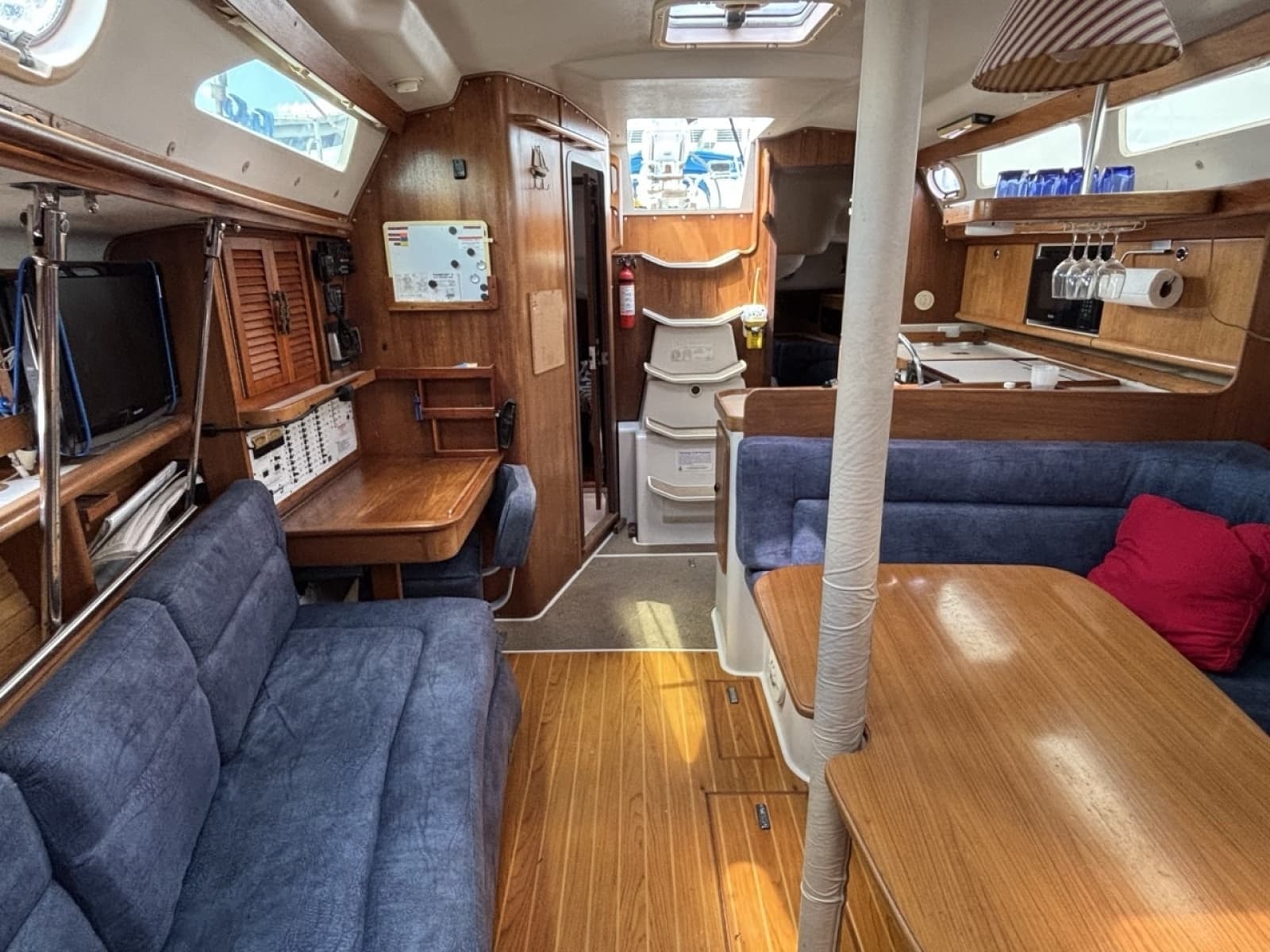 2002 Catalina 380 - Photo 14