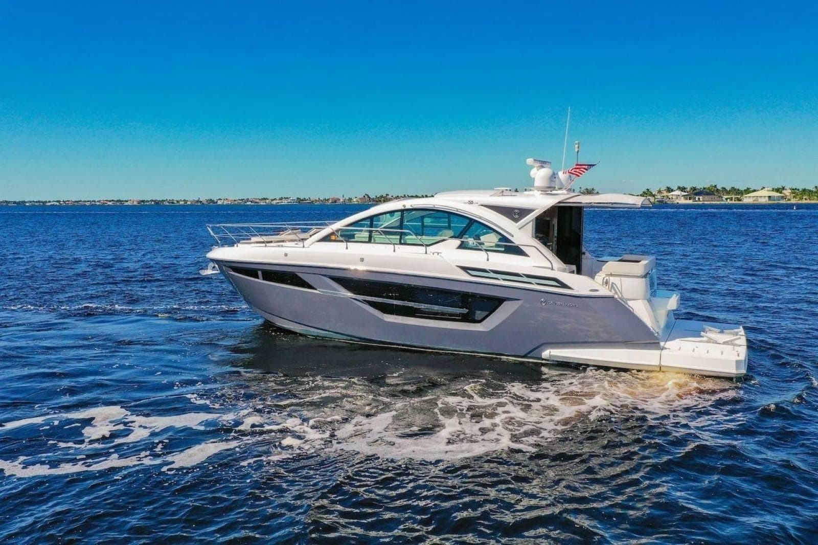 2020 Cruisers Yachts 50 Cantius - Photo 3