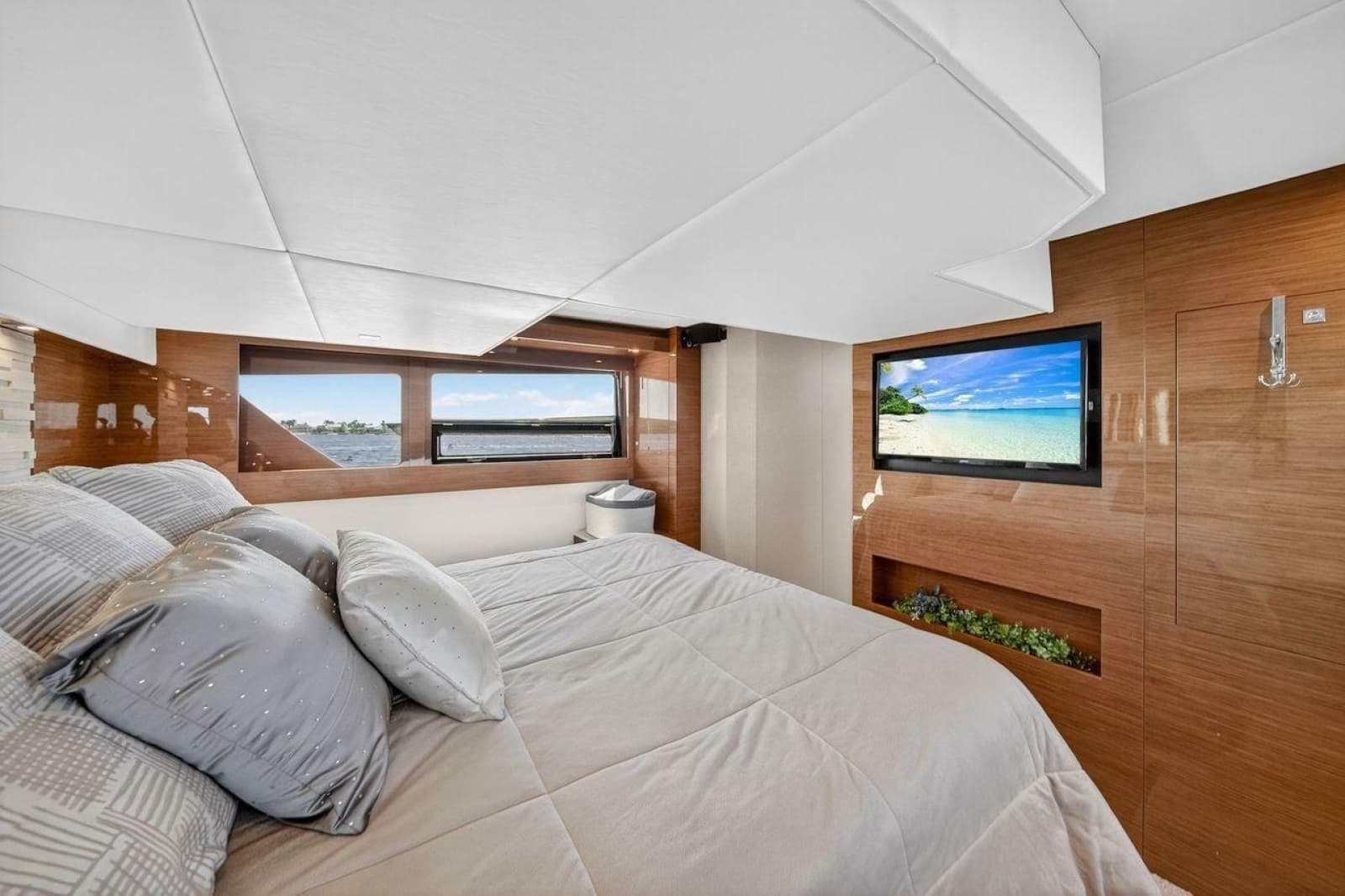 2020 Cruisers Yachts 50 Cantius - Photo 57