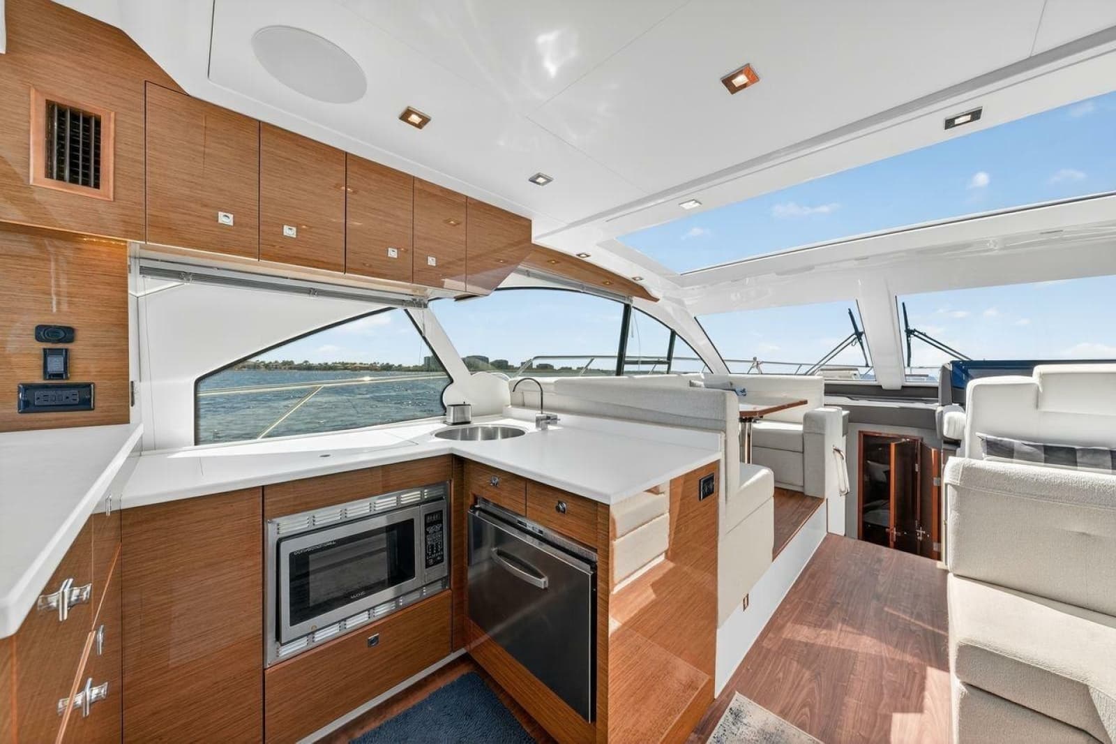2020 Cruisers Yachts 50 Cantius - Photo 24