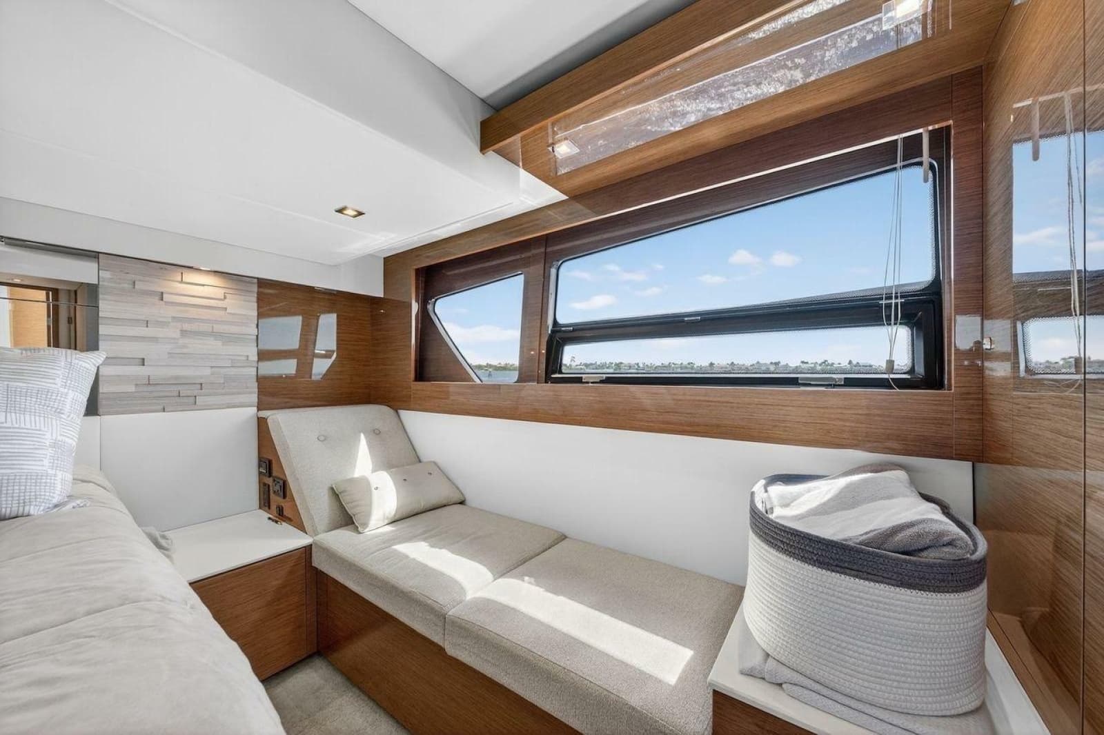 2020 Cruisers Yachts 50 Cantius - Photo 55