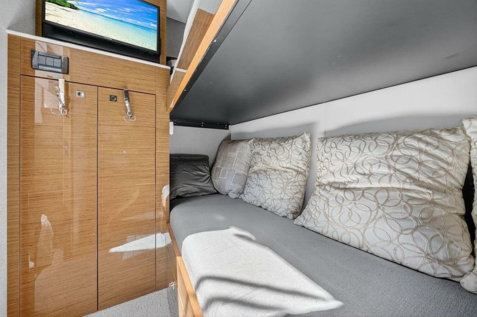 2020 Cruisers Yachts 50 Cantius - Photo 45