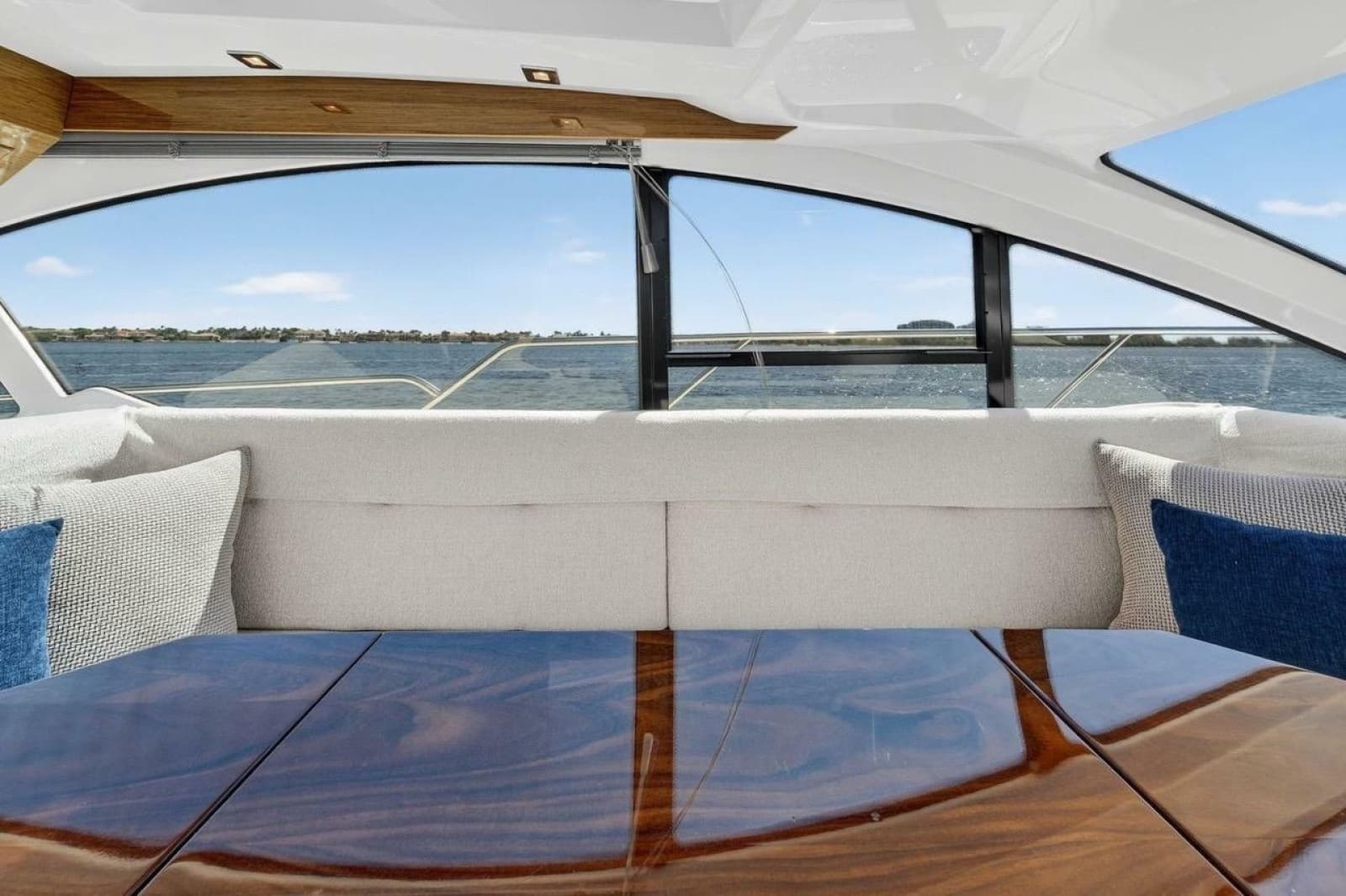2020 Cruisers Yachts 50 Cantius - Photo 30