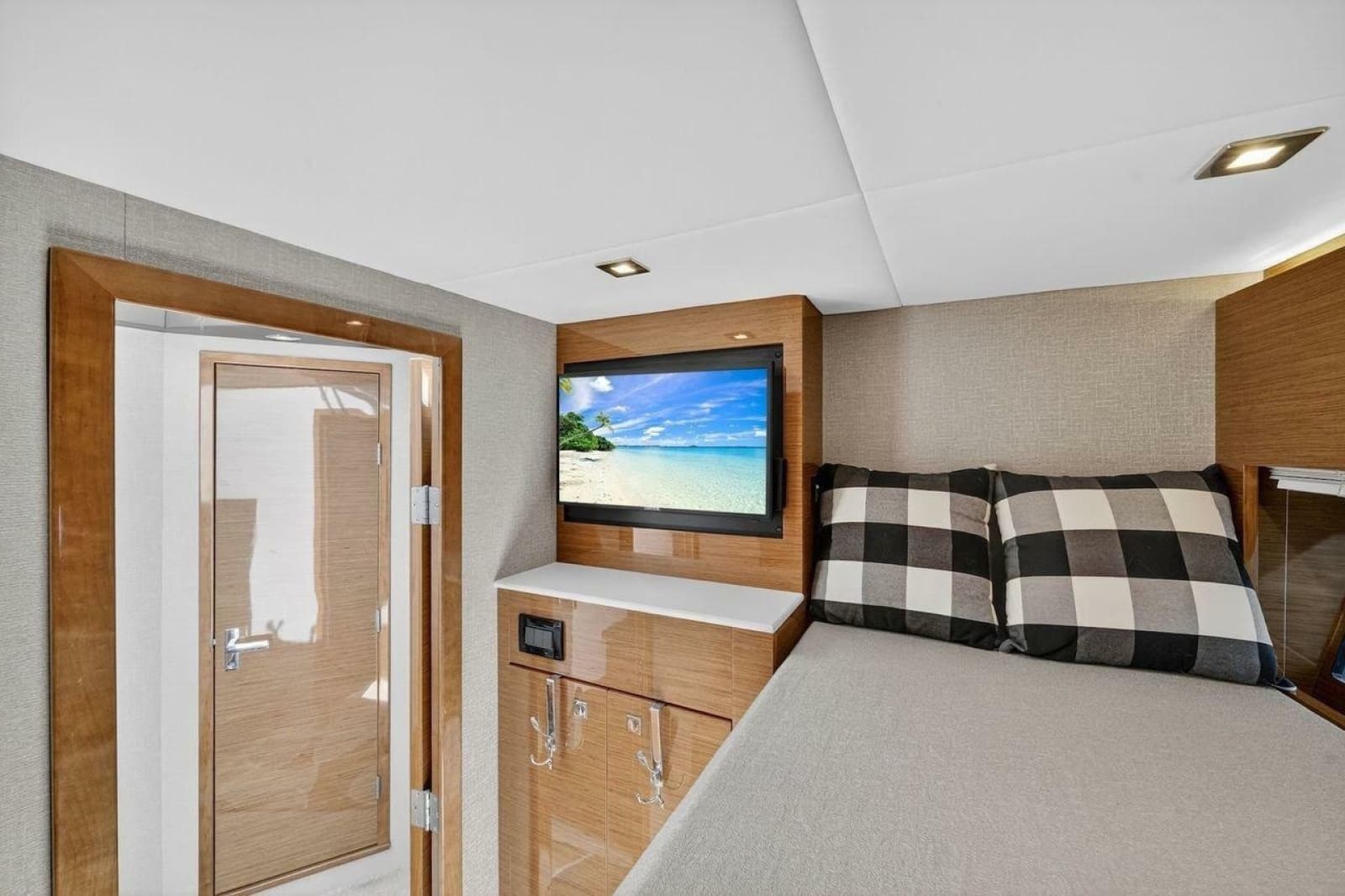 2020 Cruisers Yachts 50 Cantius - Photo 44