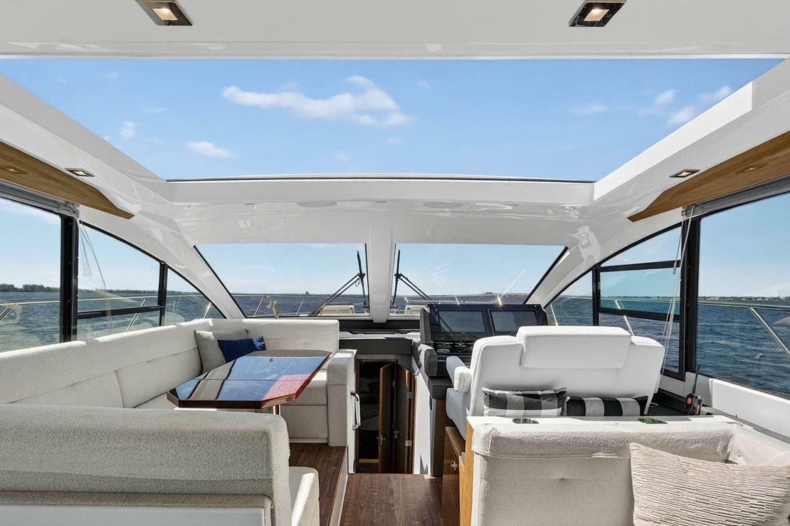 2020 Cruisers Yachts 50 Cantius - Photo 22
