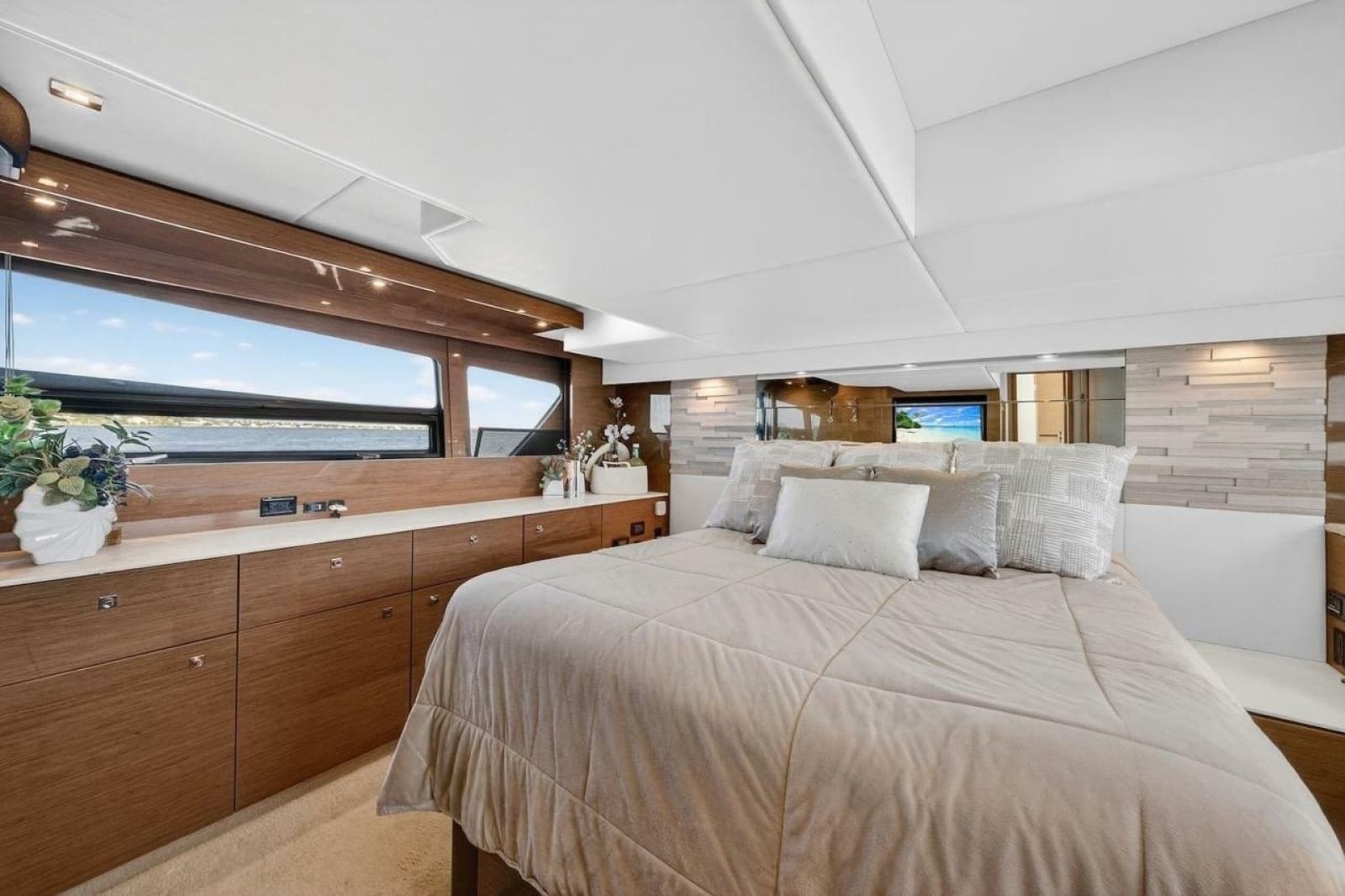 2020 Cruisers Yachts 50 Cantius - Photo 52