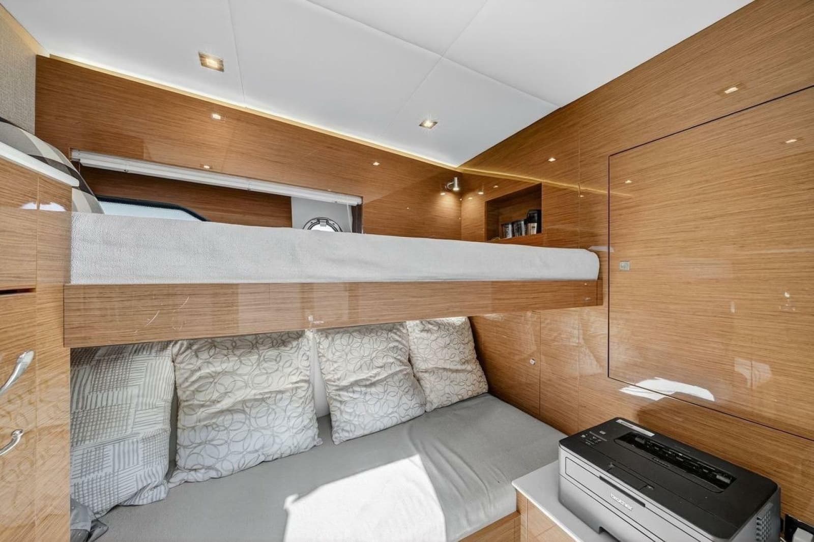 2020 Cruisers Yachts 50 Cantius - Photo 43