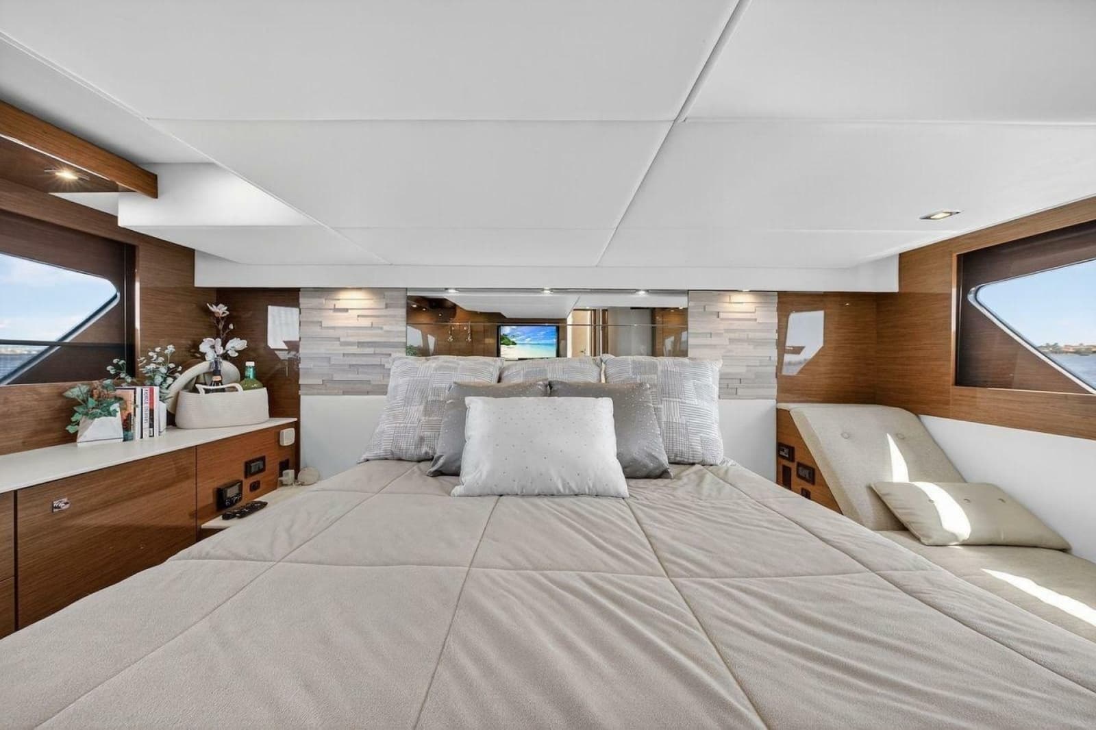 2020 Cruisers Yachts 50 Cantius - Photo 59