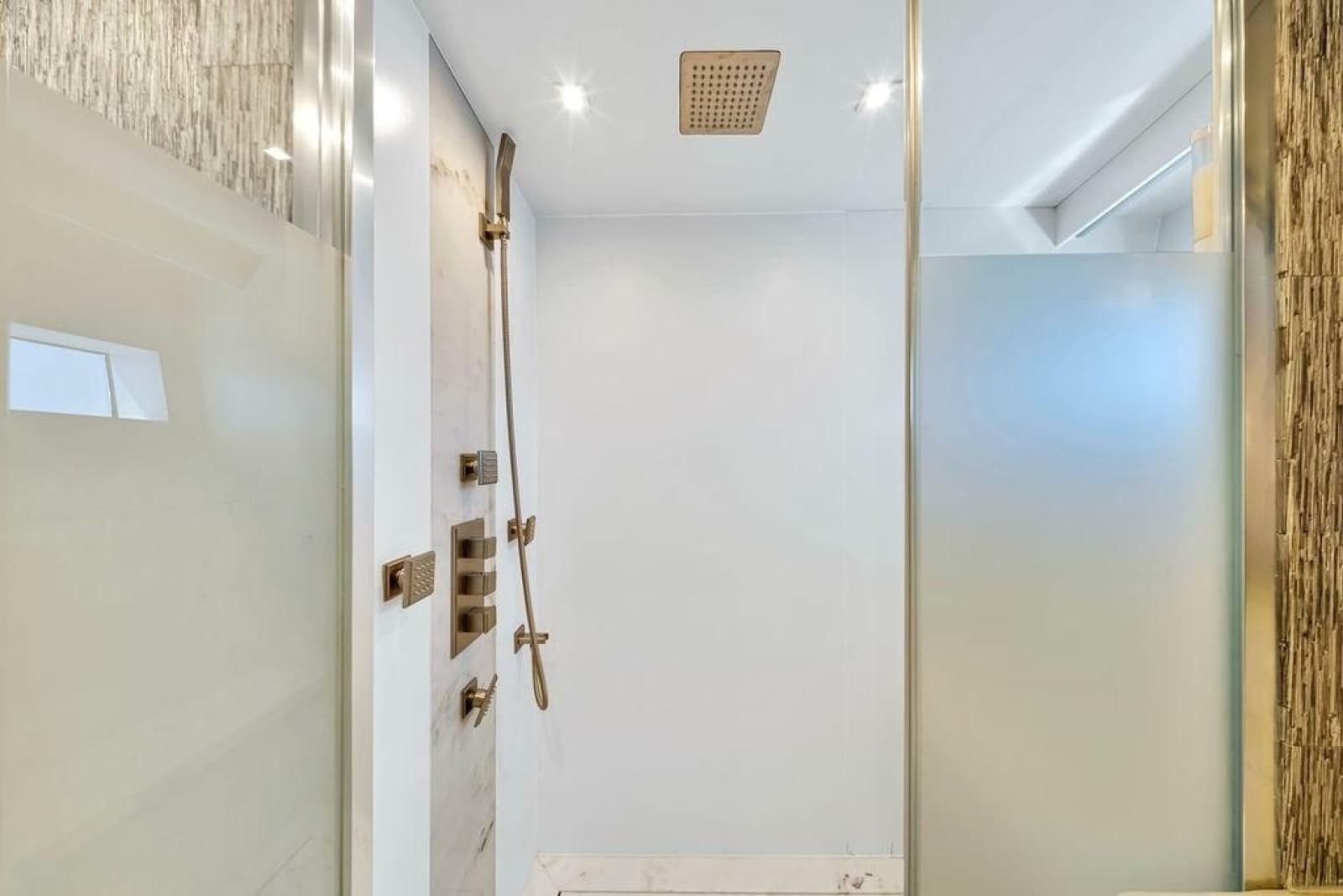 2020 Hargrave C92 - Photo 117