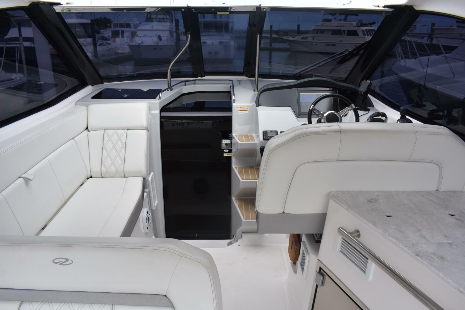 2020 Regal 35 Sport Coupe - Photo 6