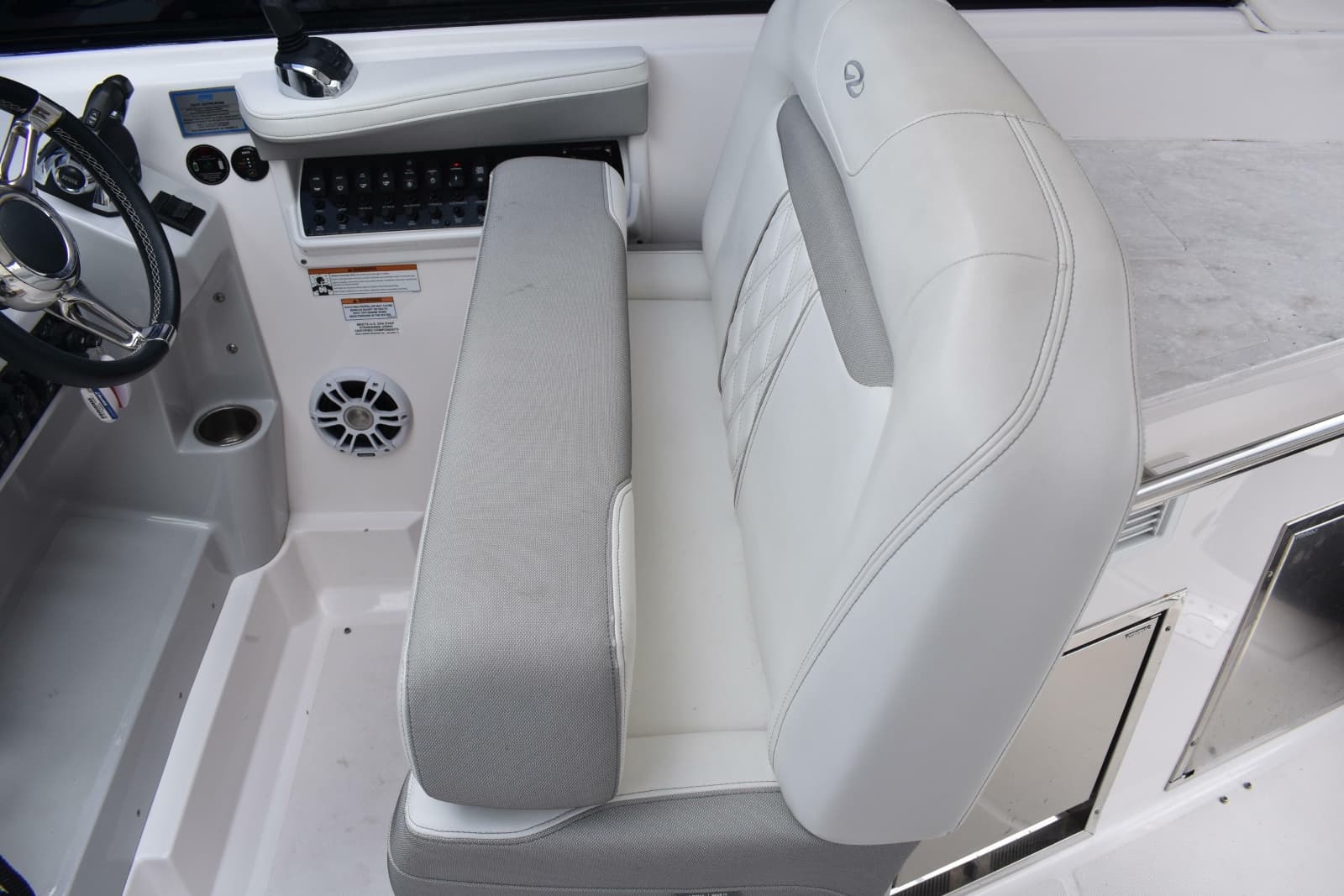 2020 Regal 35 Sport Coupe - Photo 9