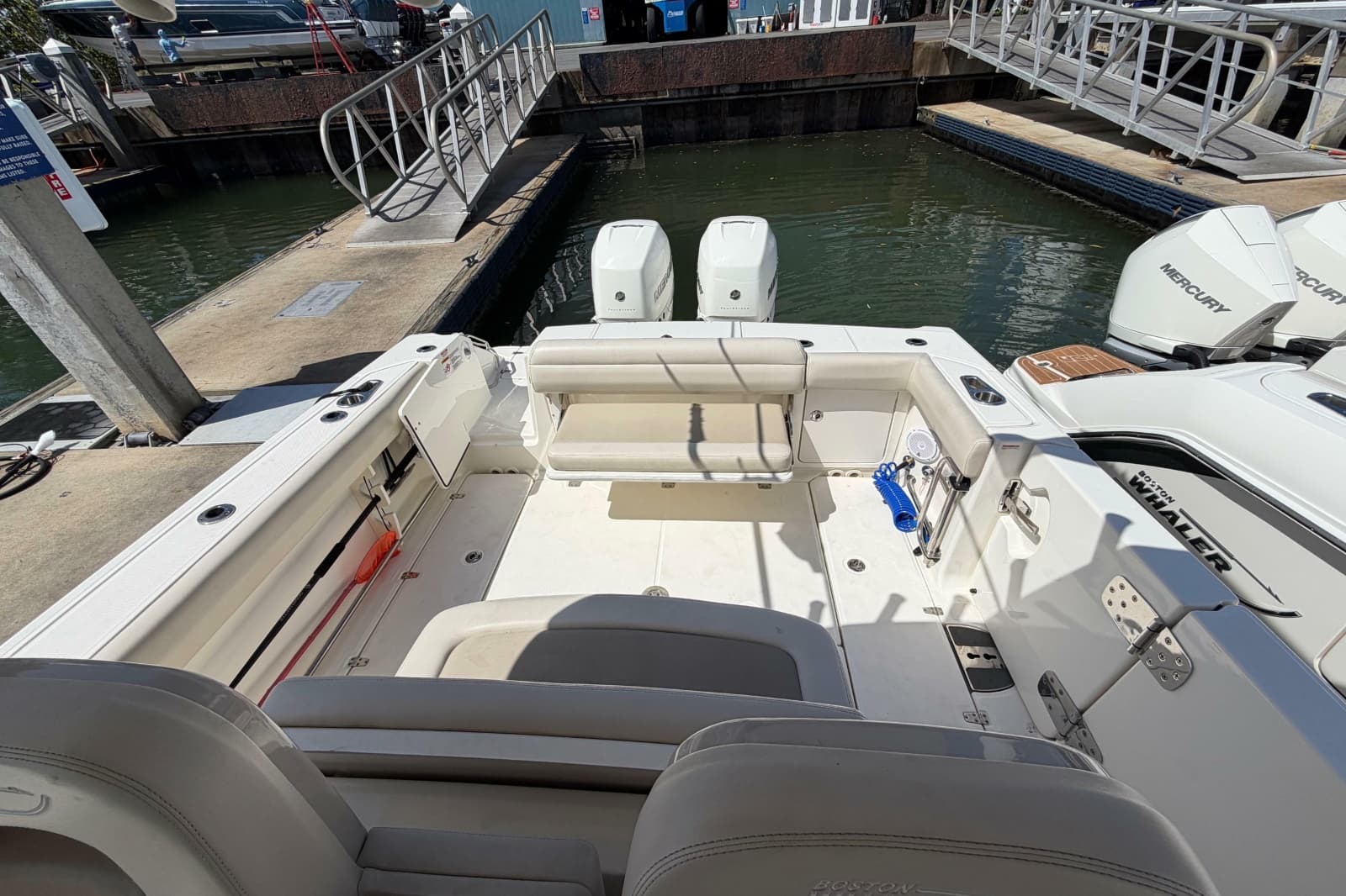 2019 Boston Whaler 330 Outrage - Photo 12