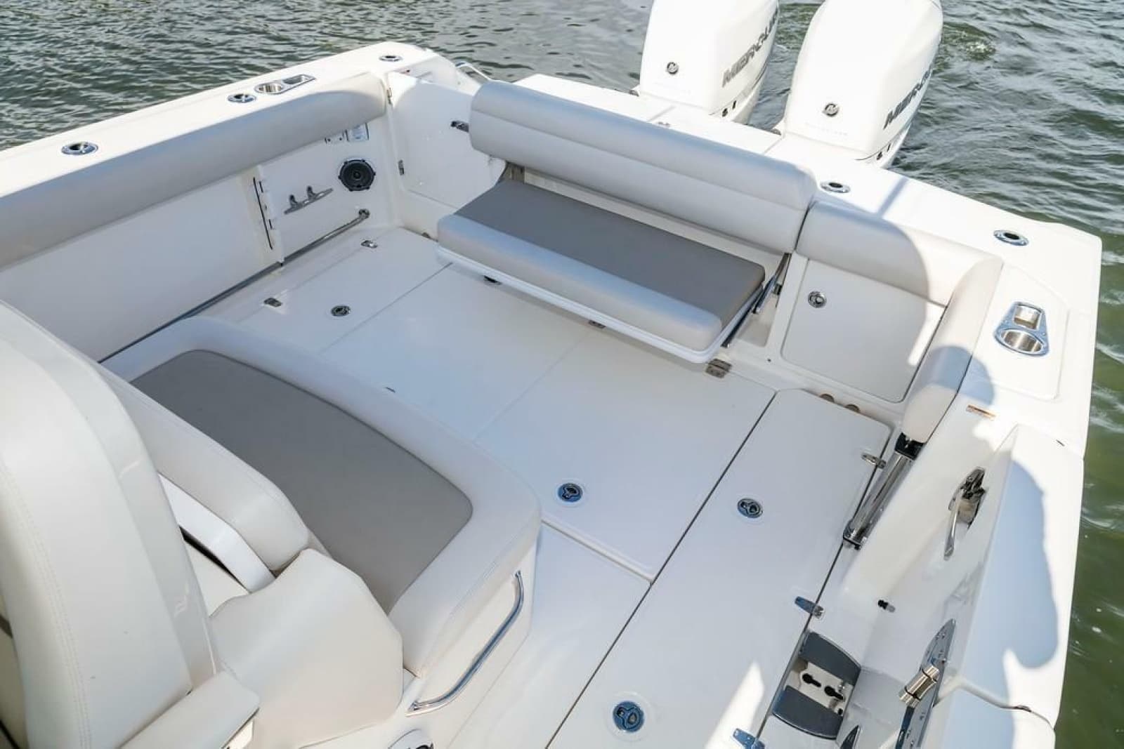 2019 Boston Whaler 330 Outrage - Photo 9