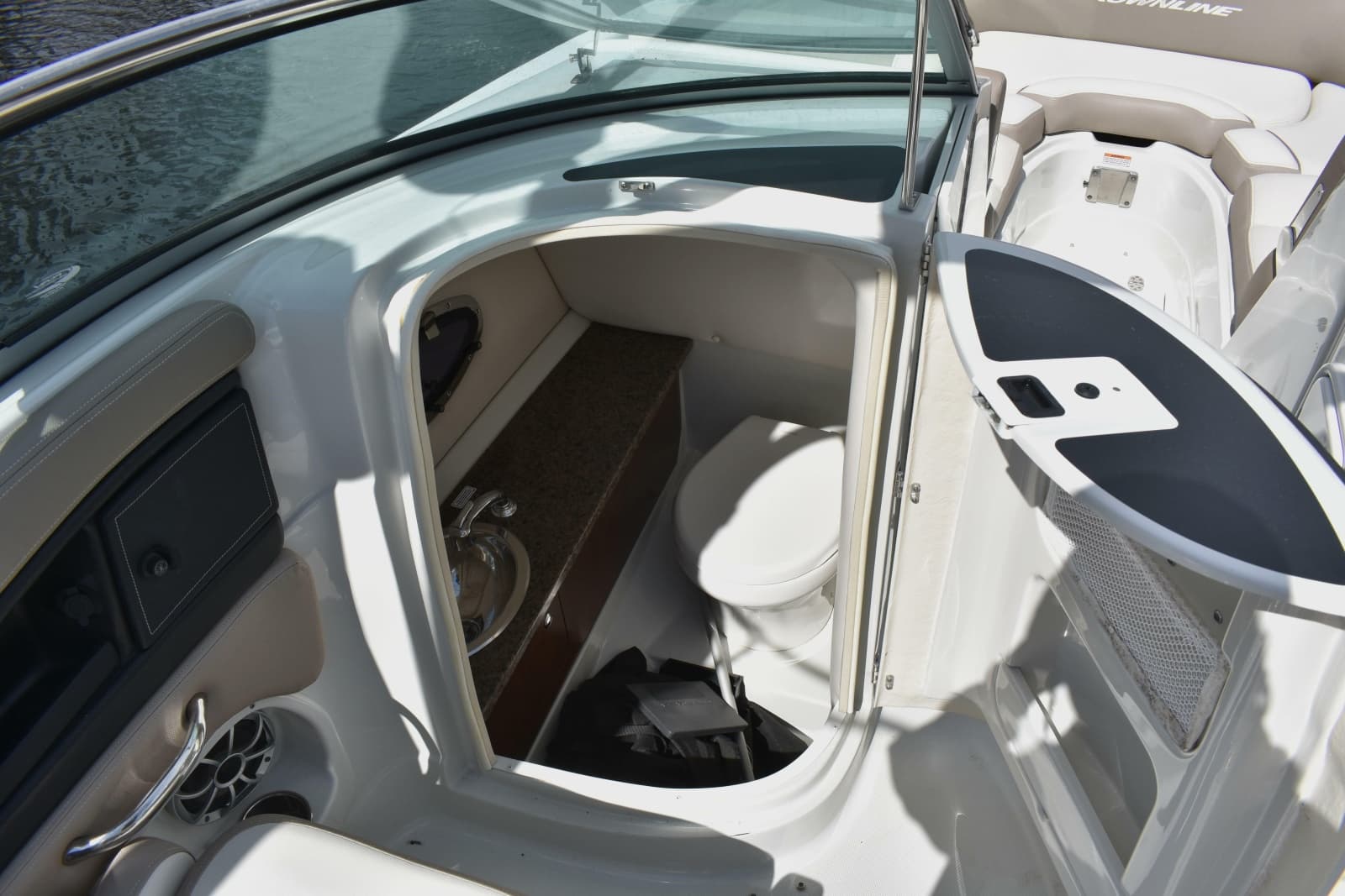 2019 Crownline Eclipse E255 SURF - Photo 14