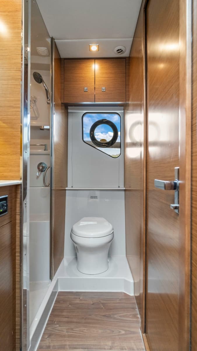 2019 Cruisers Yachts 42 Cantius - Photo 48